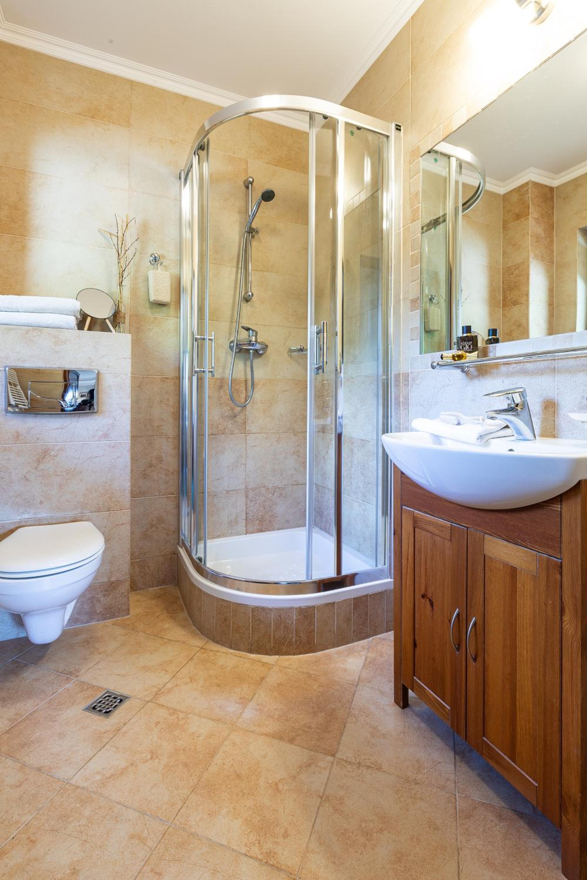 Double Room - Photo 6