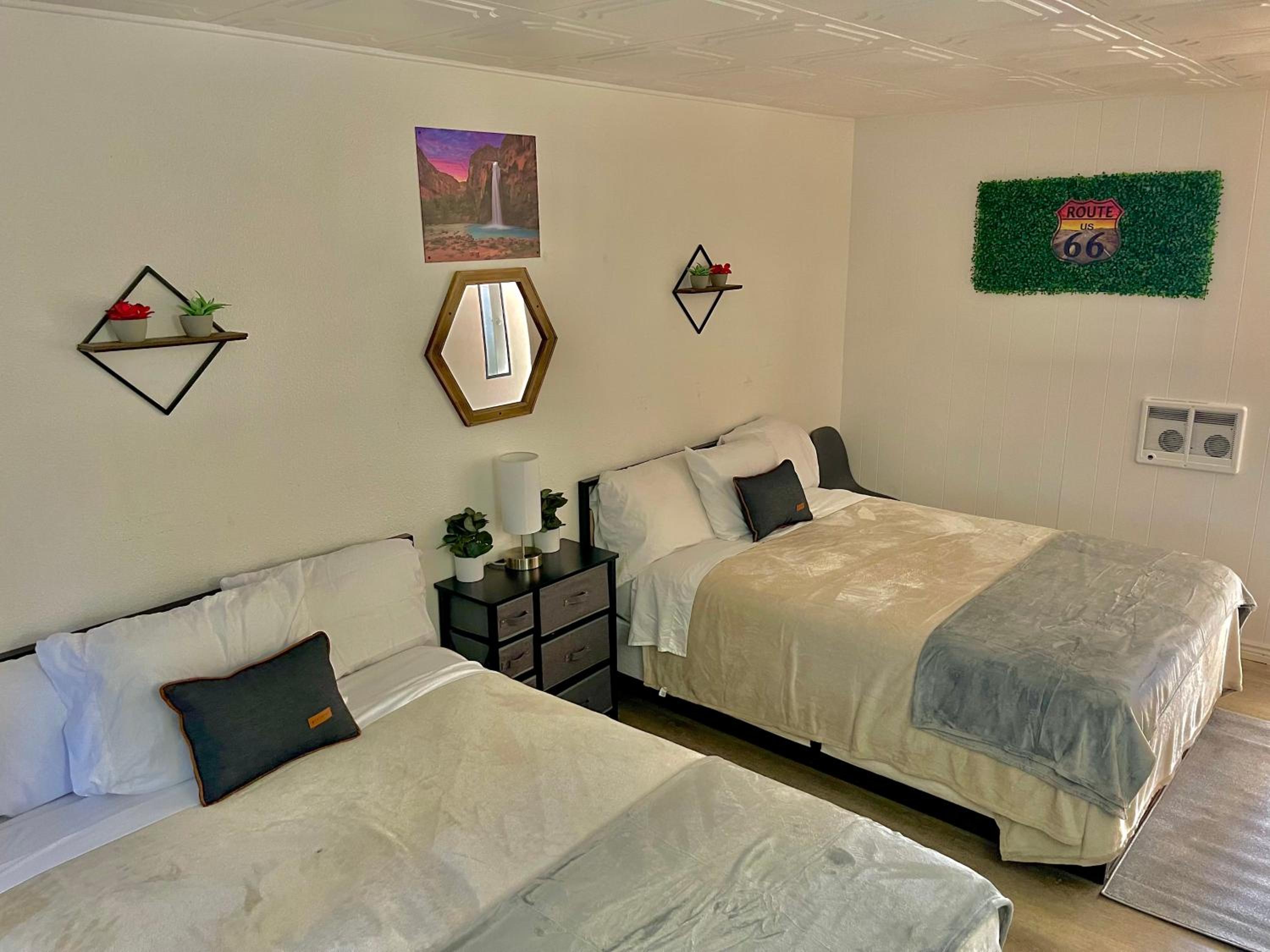 Queen Room with Two Queen Beds - Photo 13