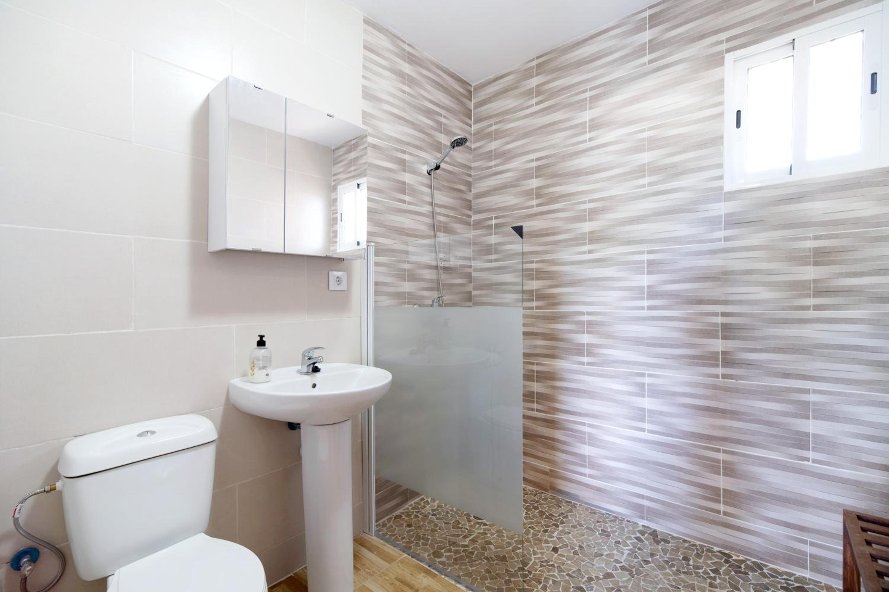 Quadruple Room with Shower photo 3