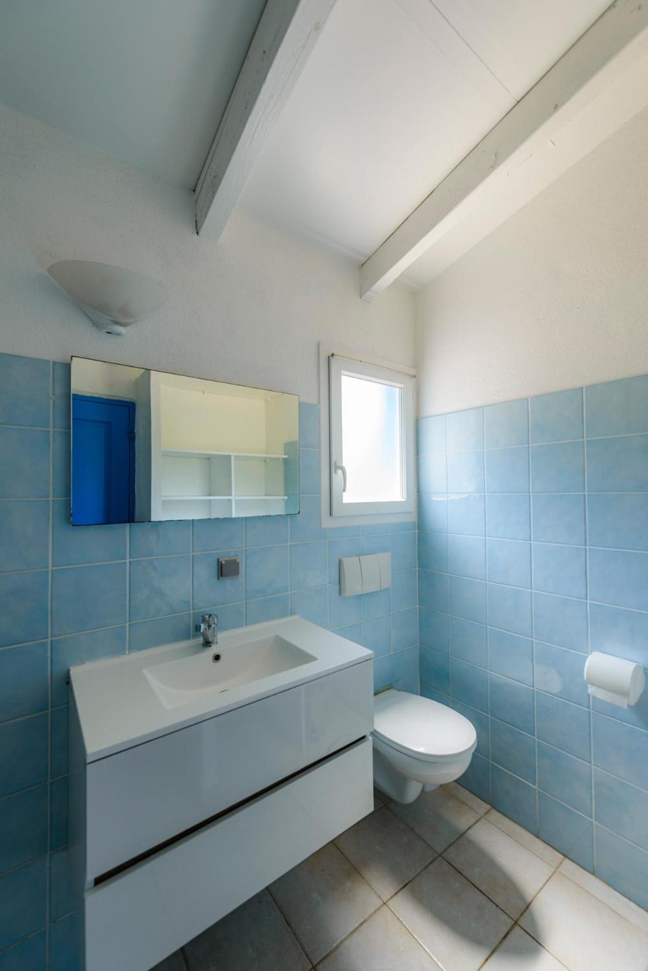 Three-Bedroom House photo 3