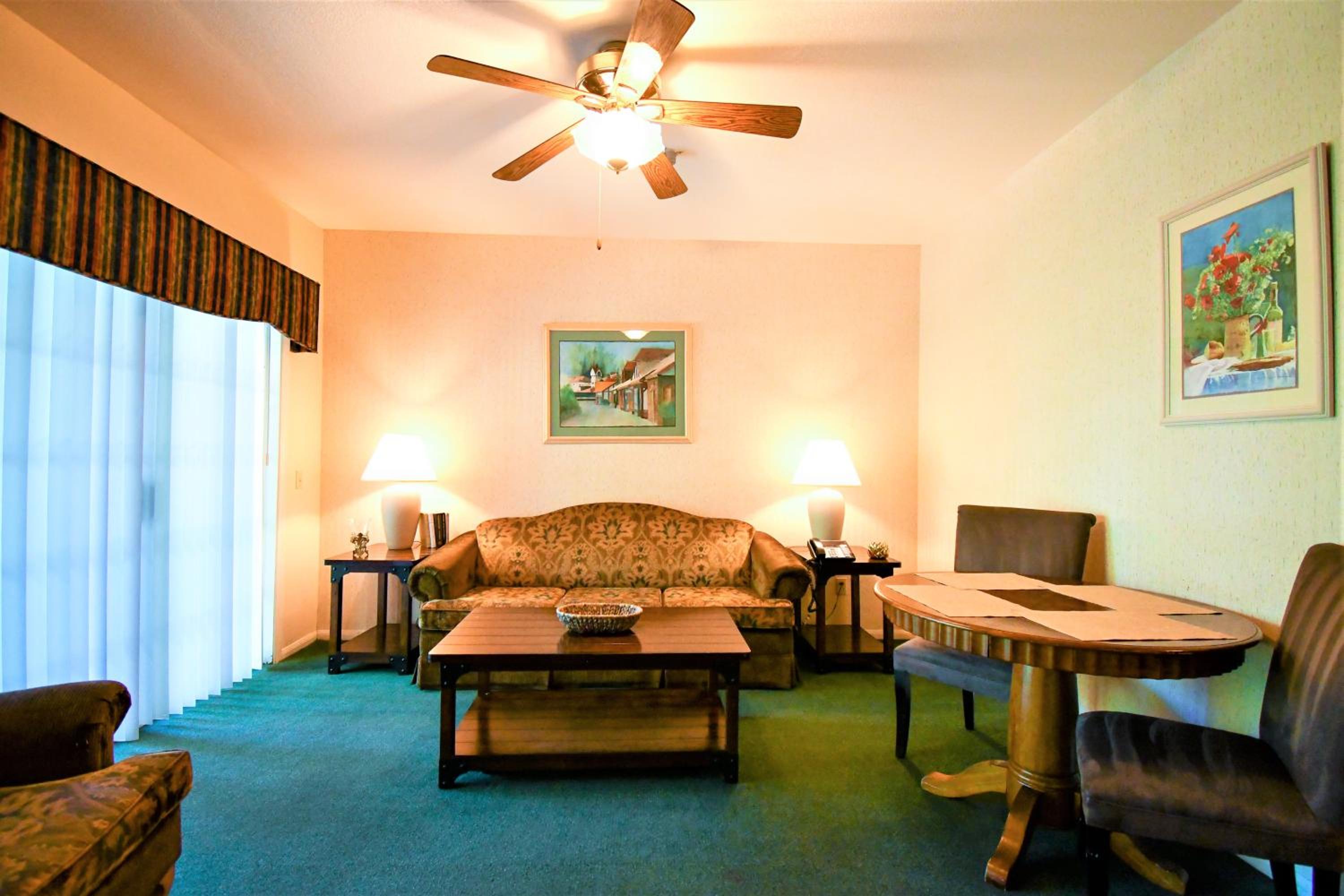 One-Bedroom Suite photo 2