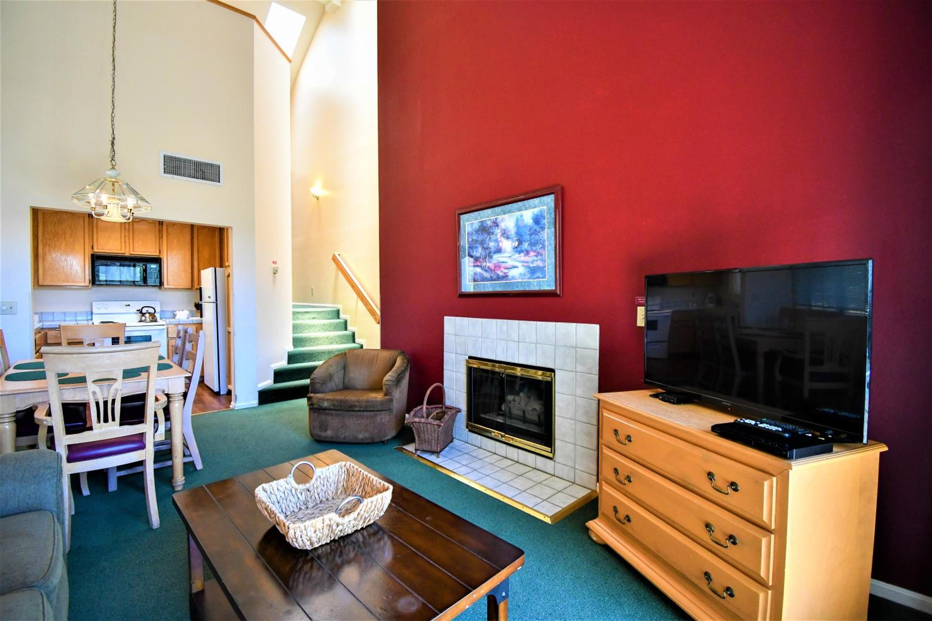 Family Room With Balcony photo 1