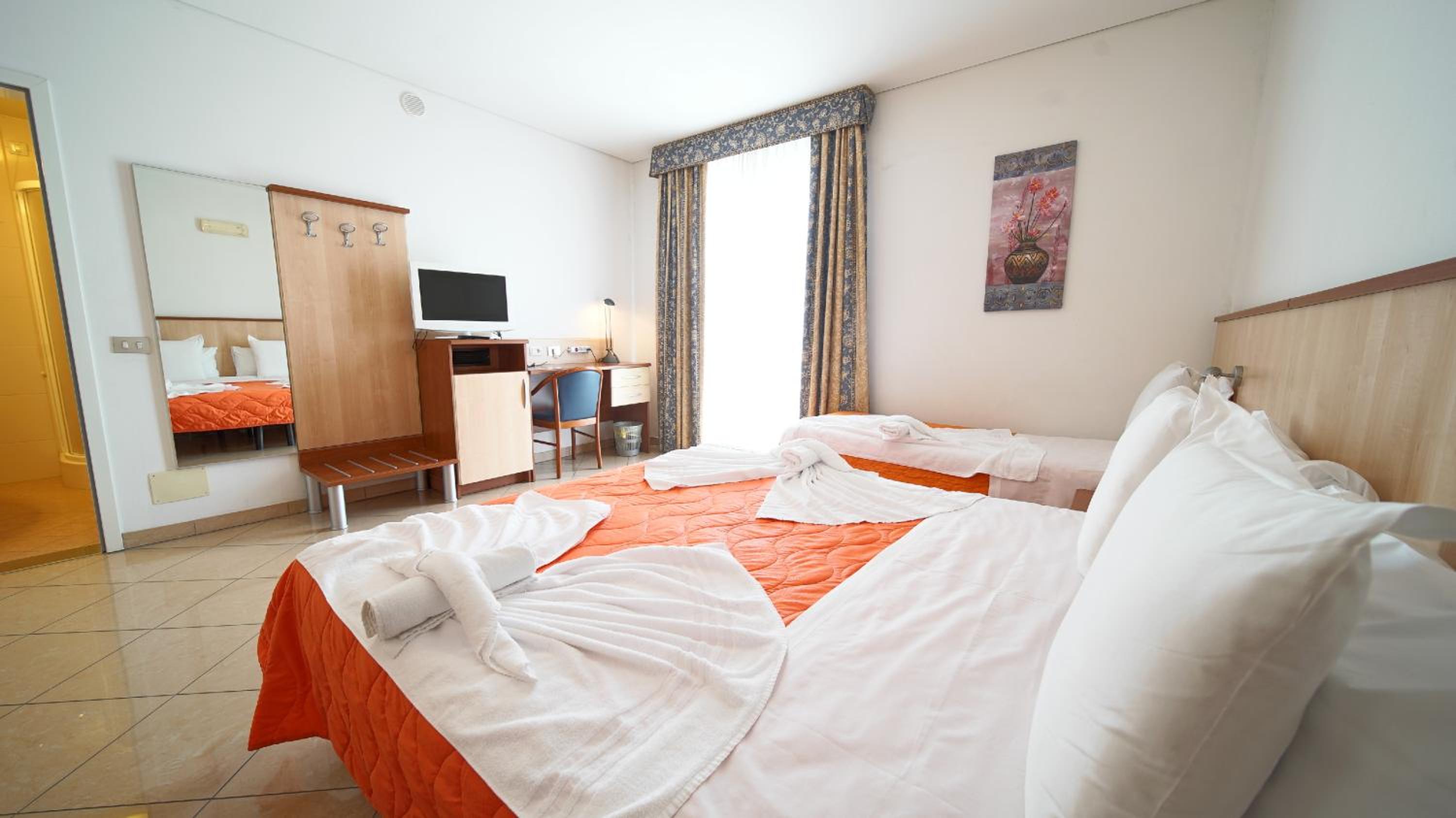 Classic Triple Room - Photo 4