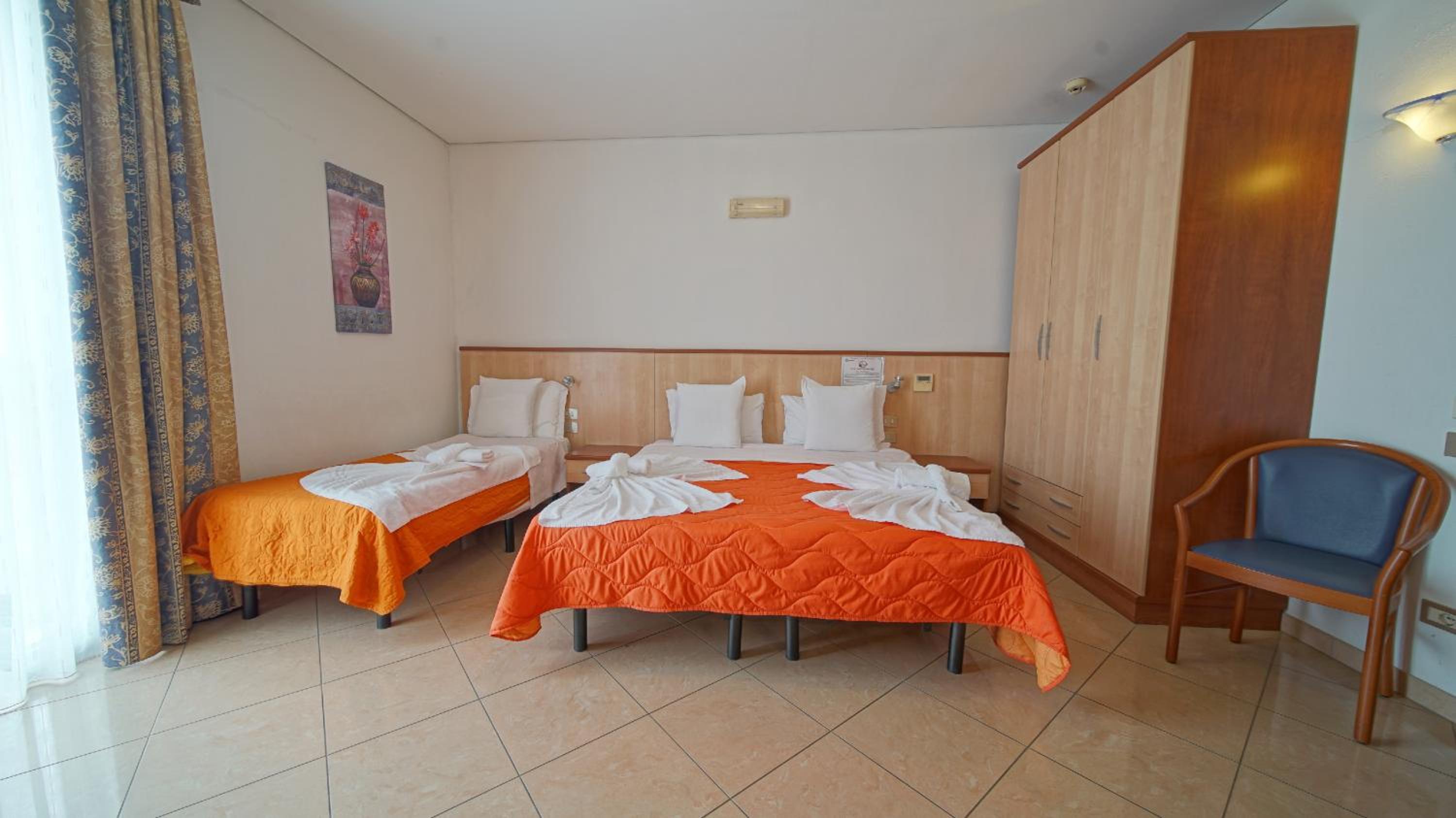 Classic Triple Room - Photo 1