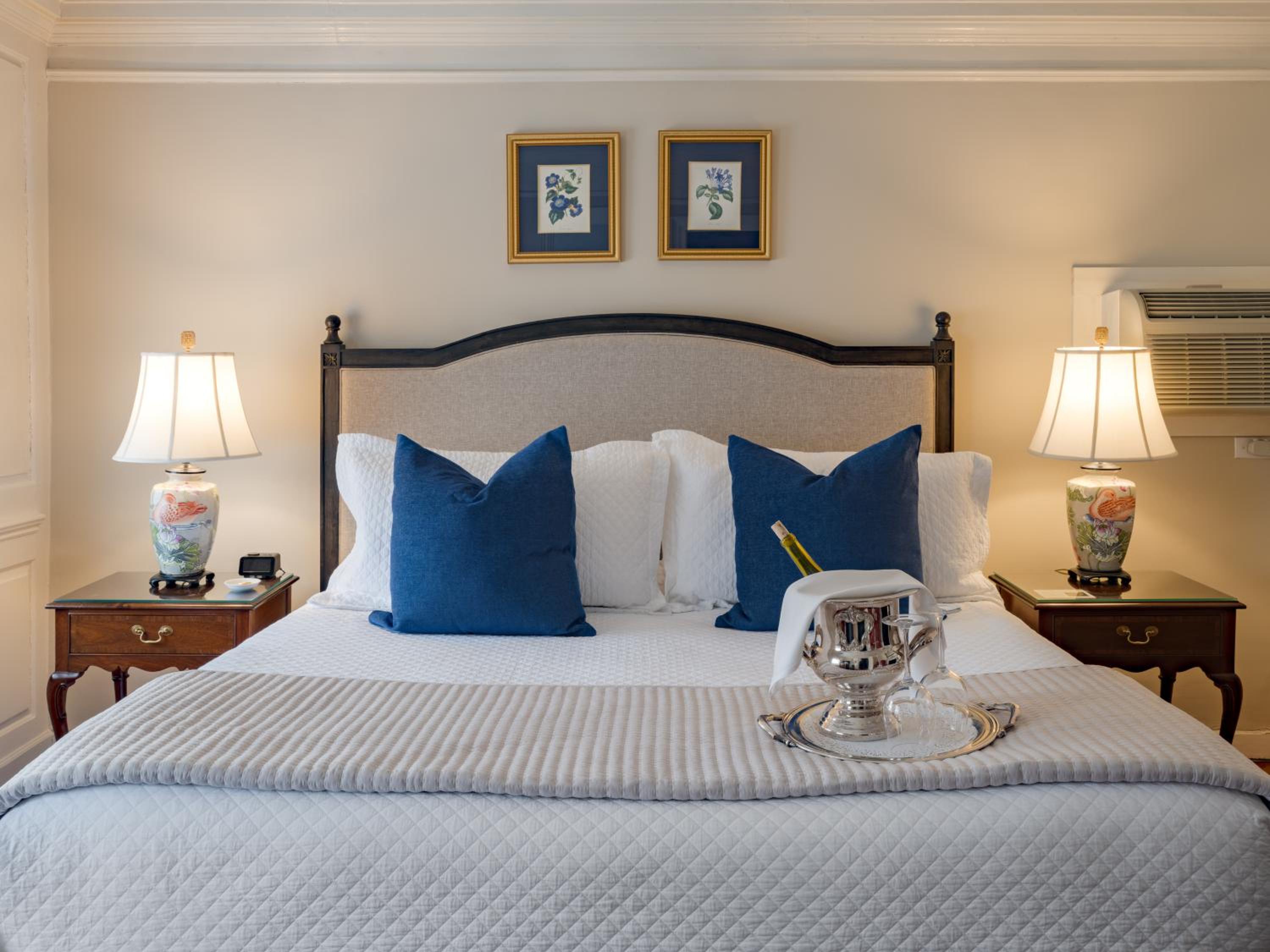 Deluxe King Room photo 2