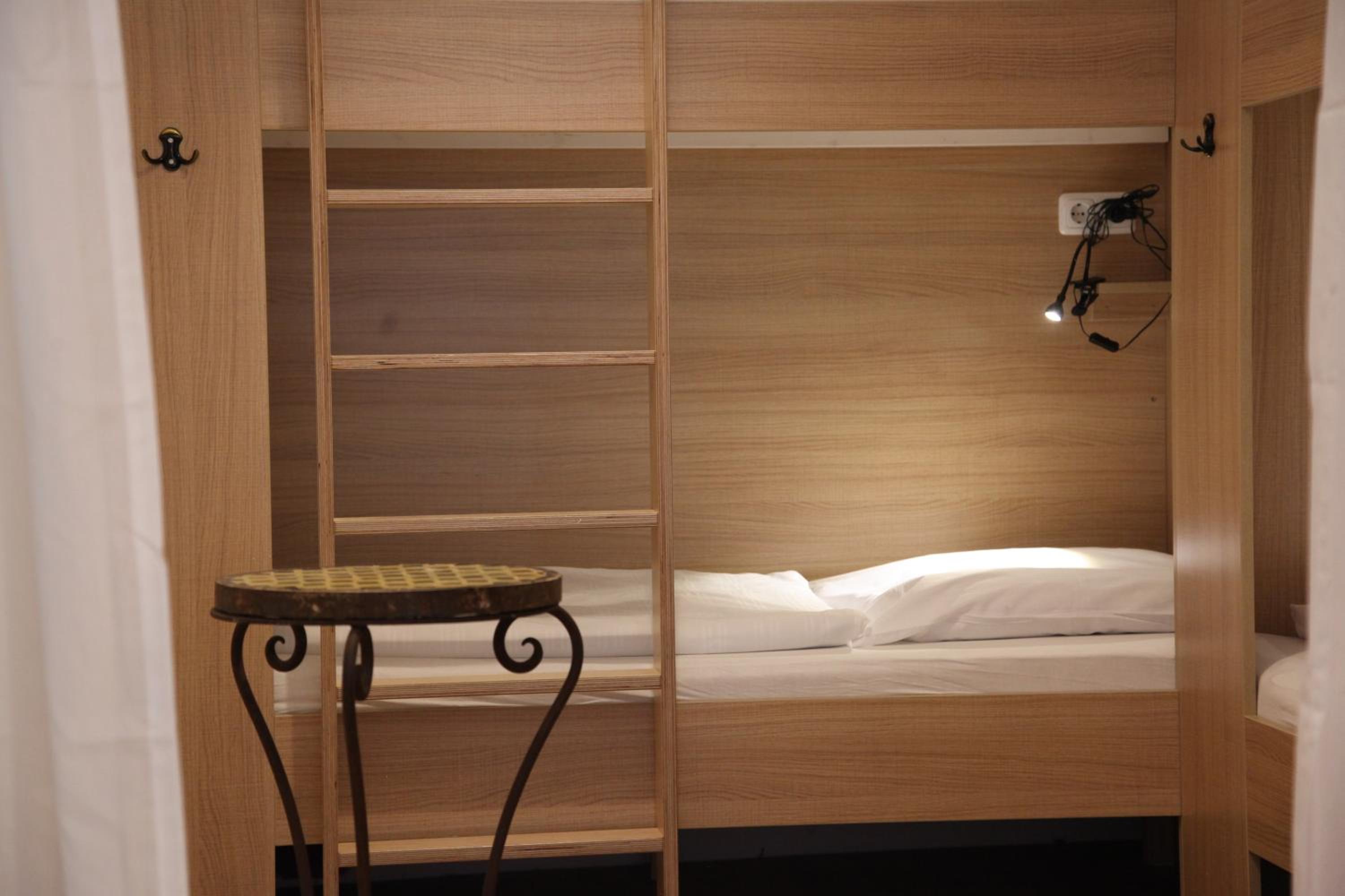 Bed in 8-Bed Mixed Dormitory Room photo 3