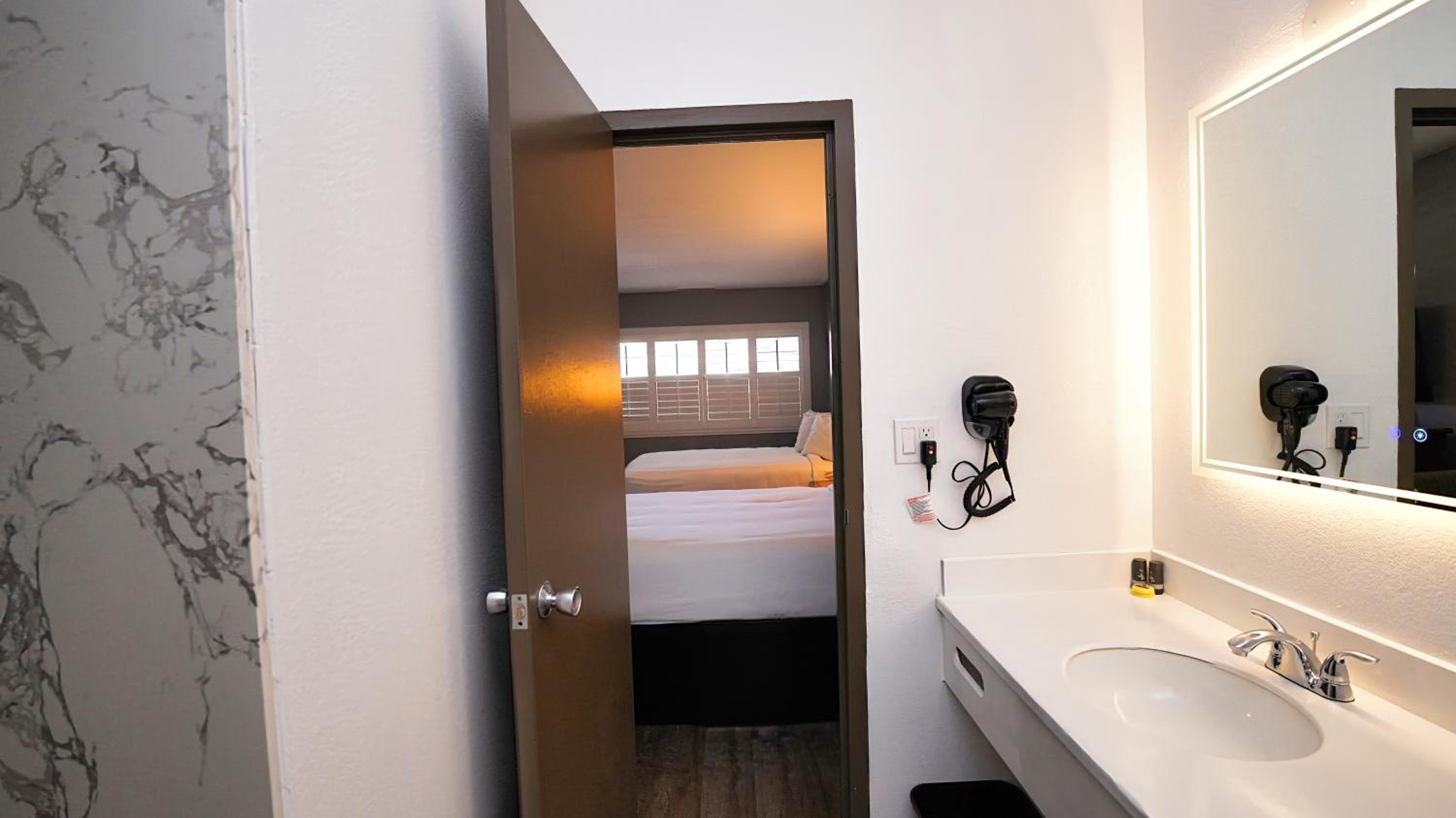 Queen Room with Balcony