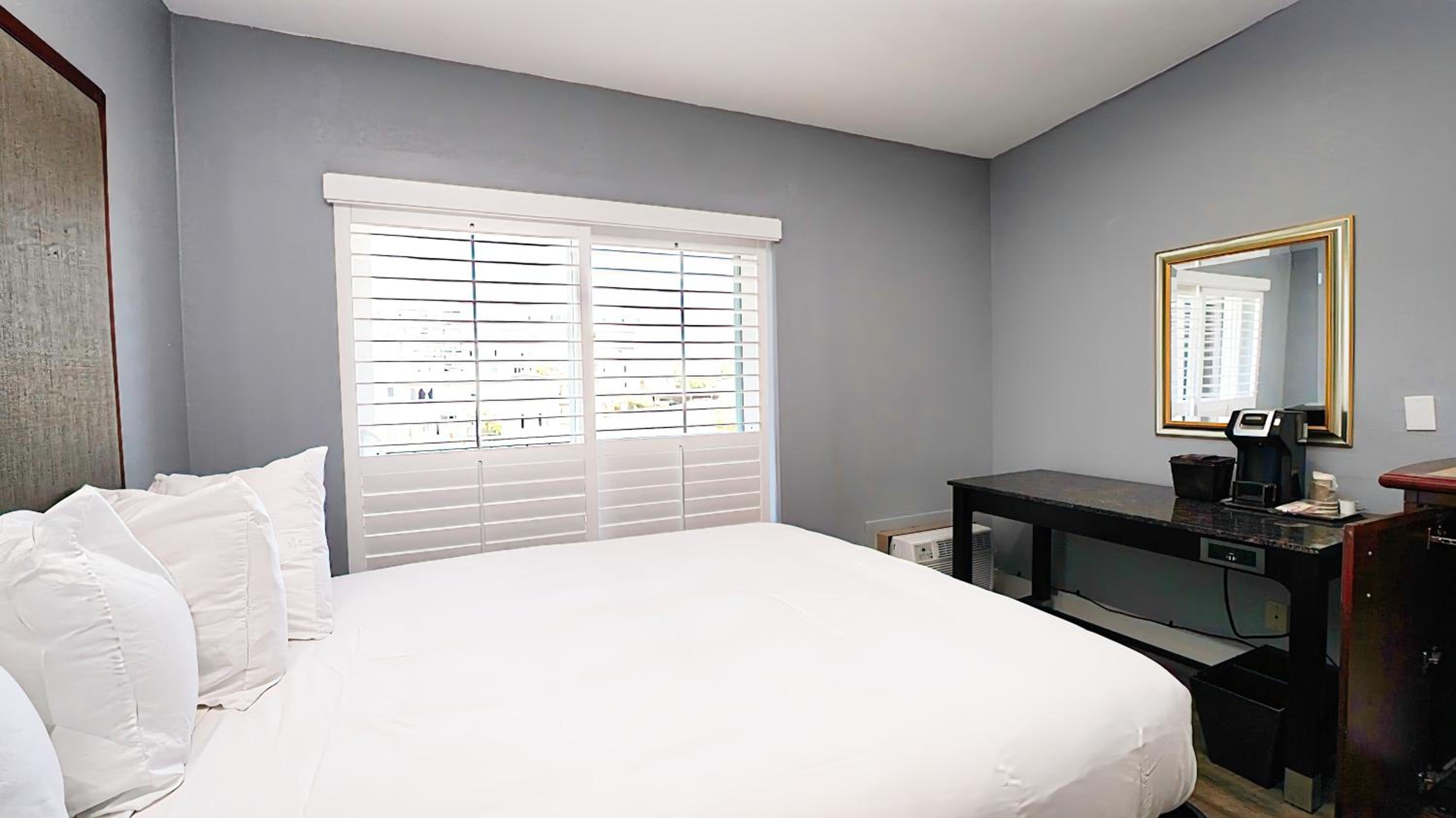 King Room with Balcony