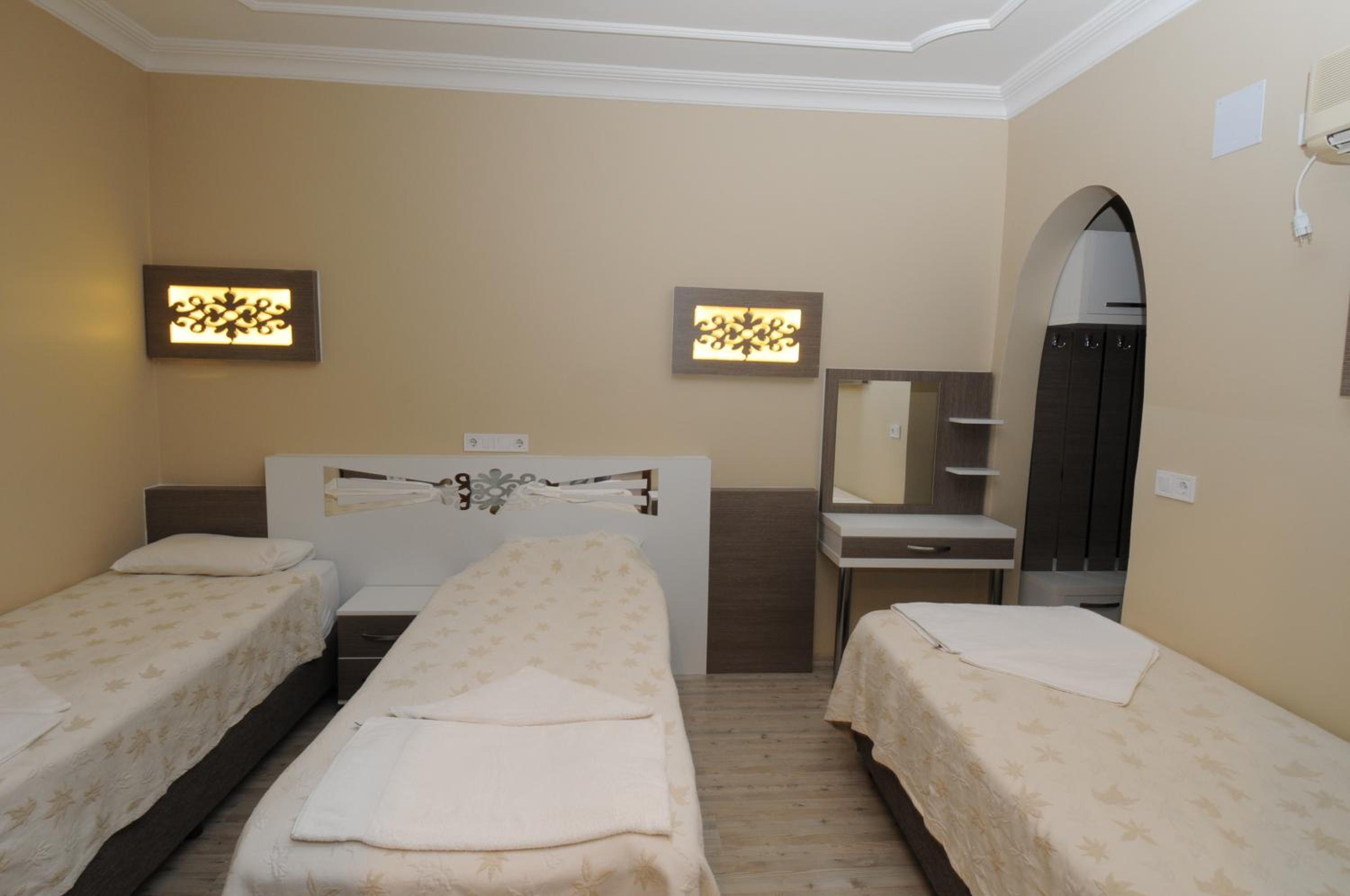 Triple Room - Photo 12