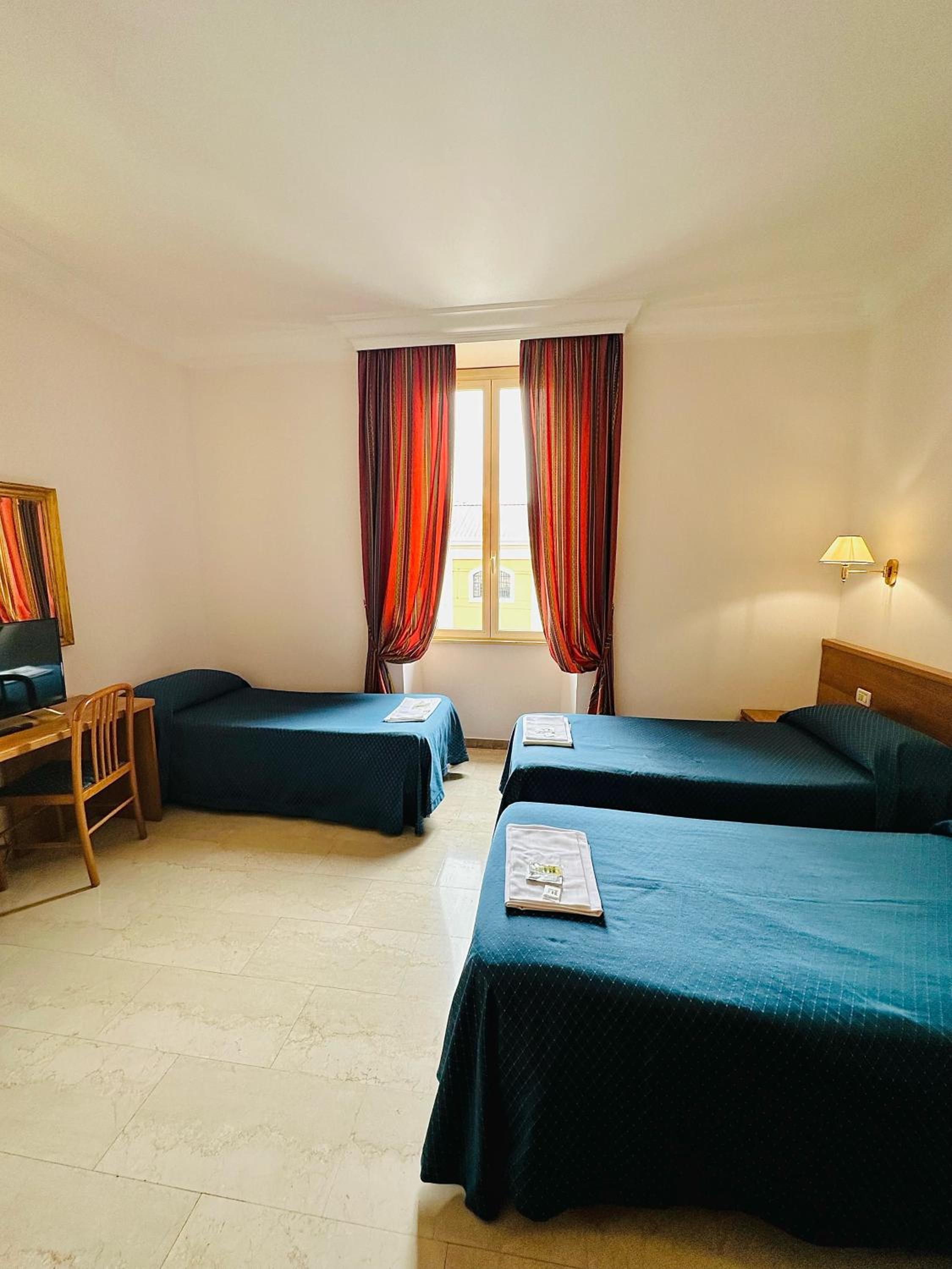 Triple Room photo 2