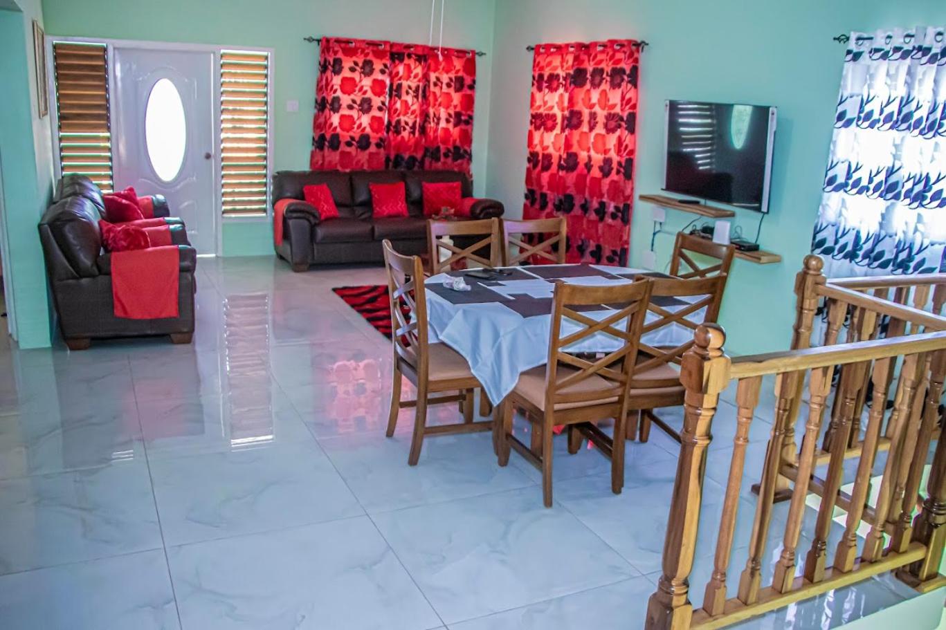 Villa photo 3