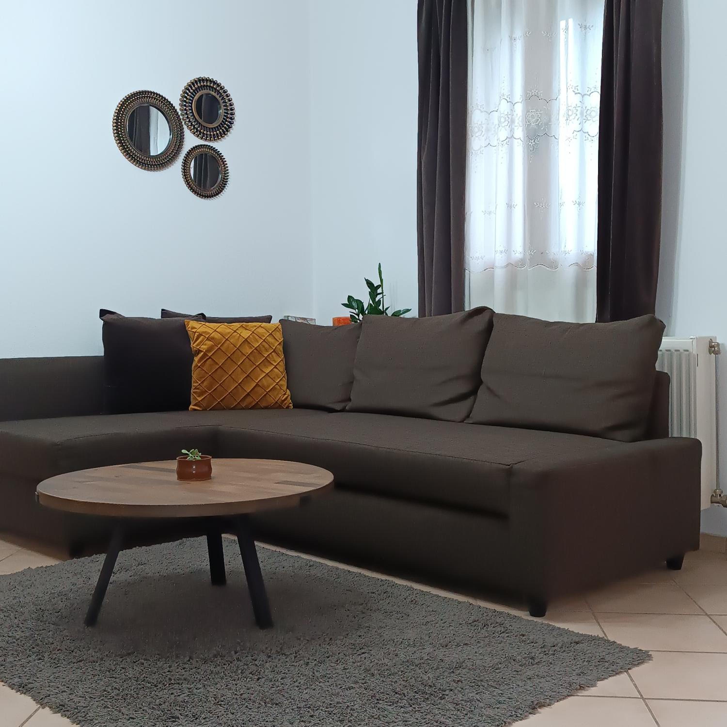 Two-Bedroom Apartment - Photo 2