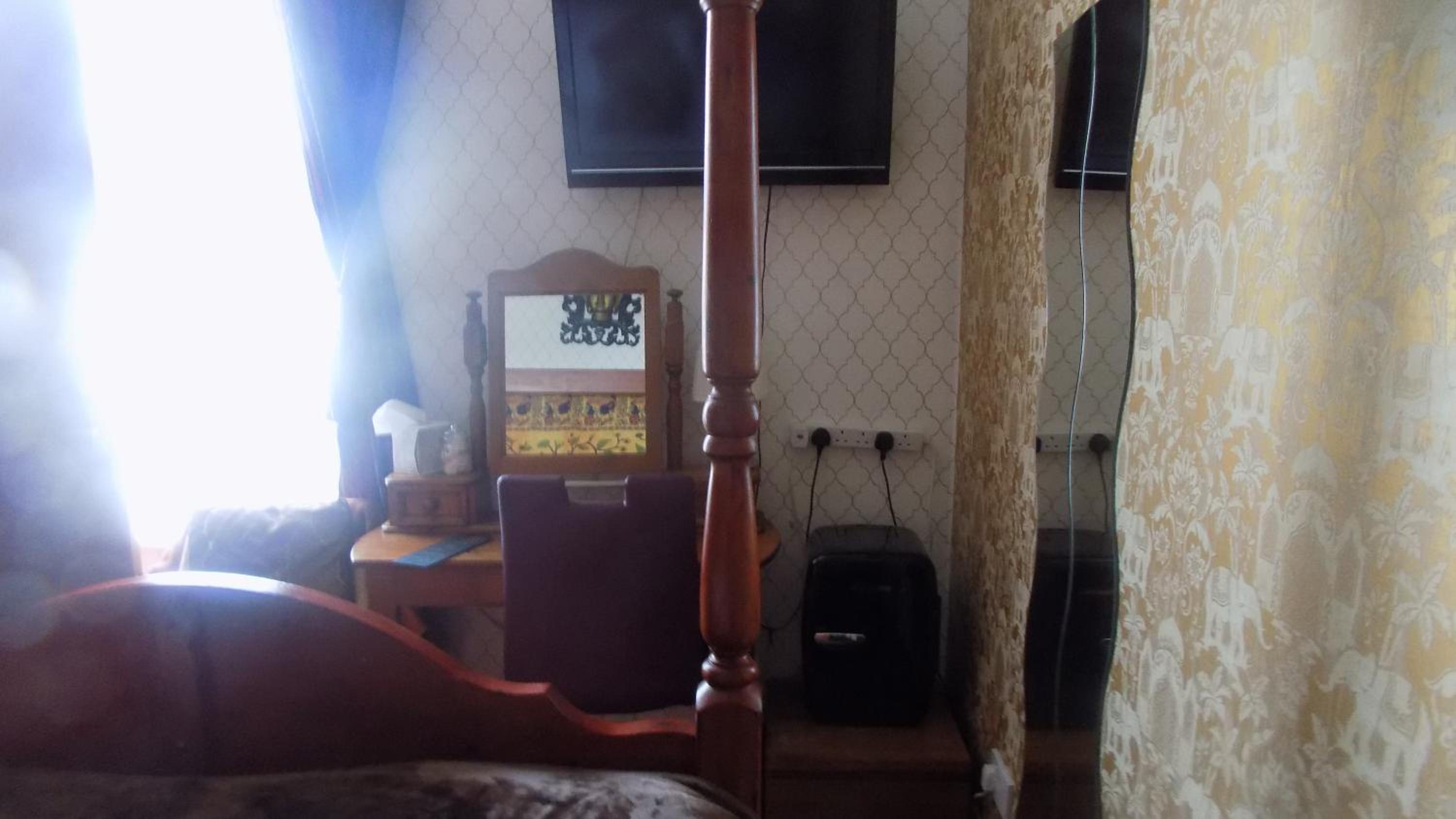 Deluxe King Room - Photo 4