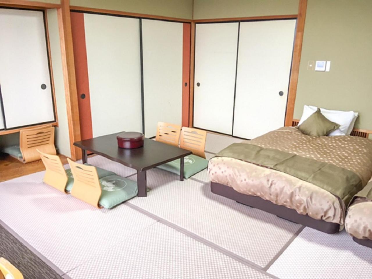 Japanese-Style Triple Room - Smoking photo 3