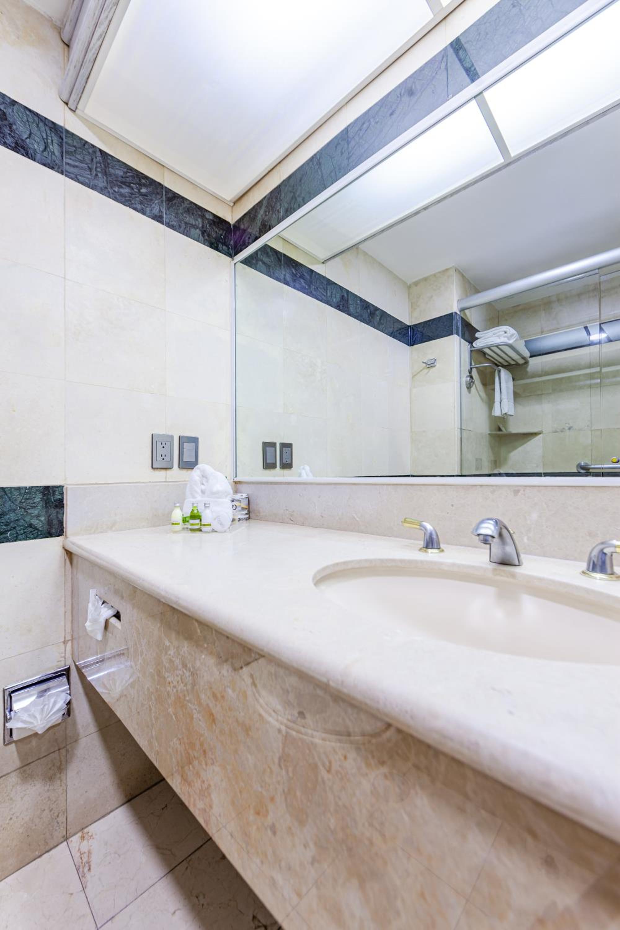 Superior Suite - Photo 2