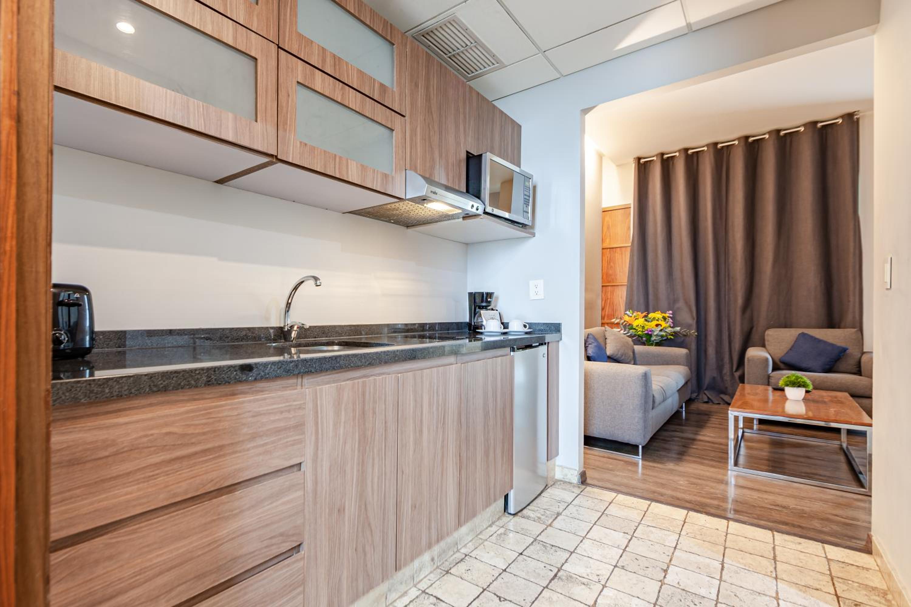 Superior Suite - Photo 6
