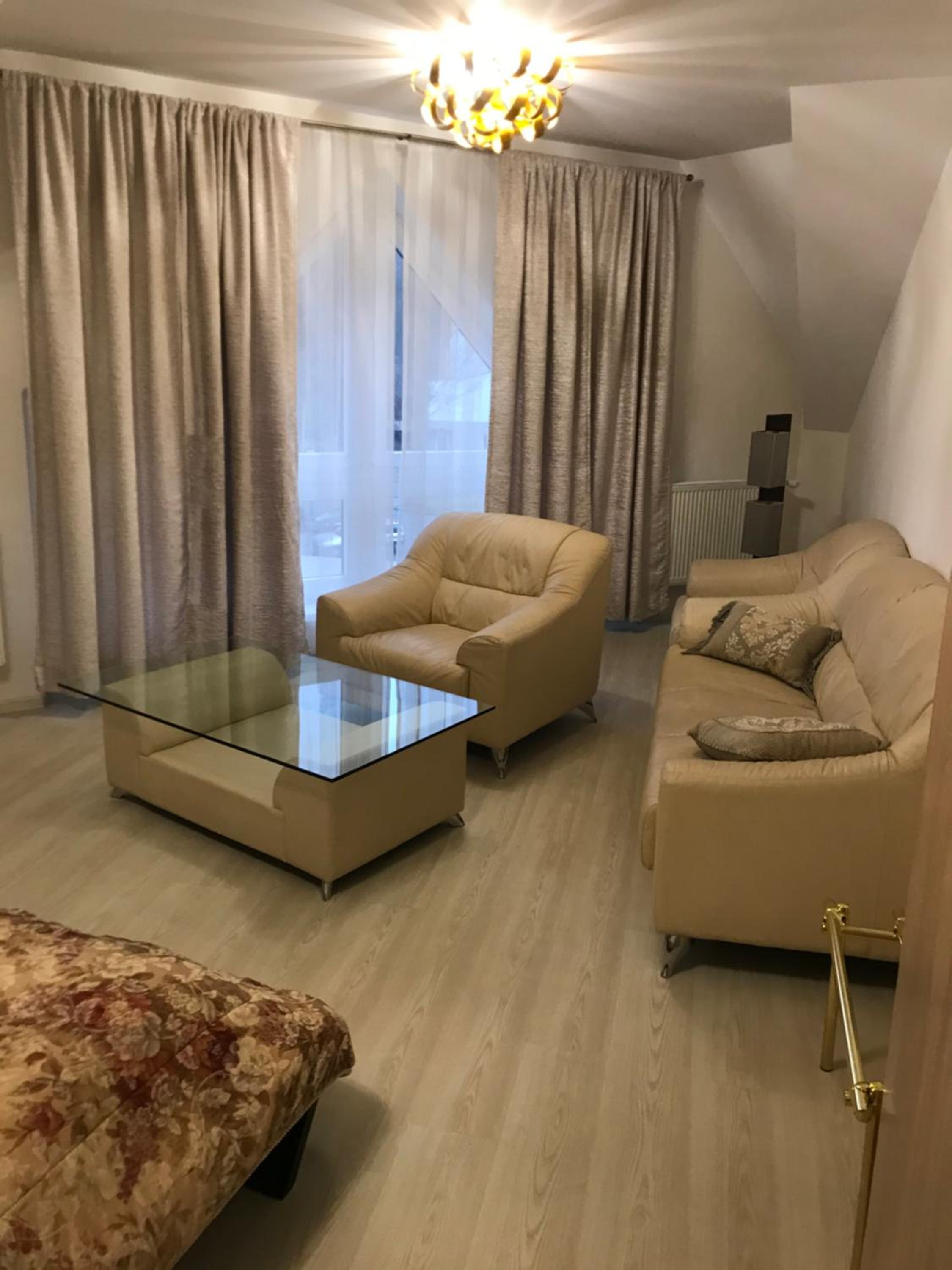 Family Room photo 3