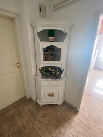 Three-Bedroom House - Photo 3