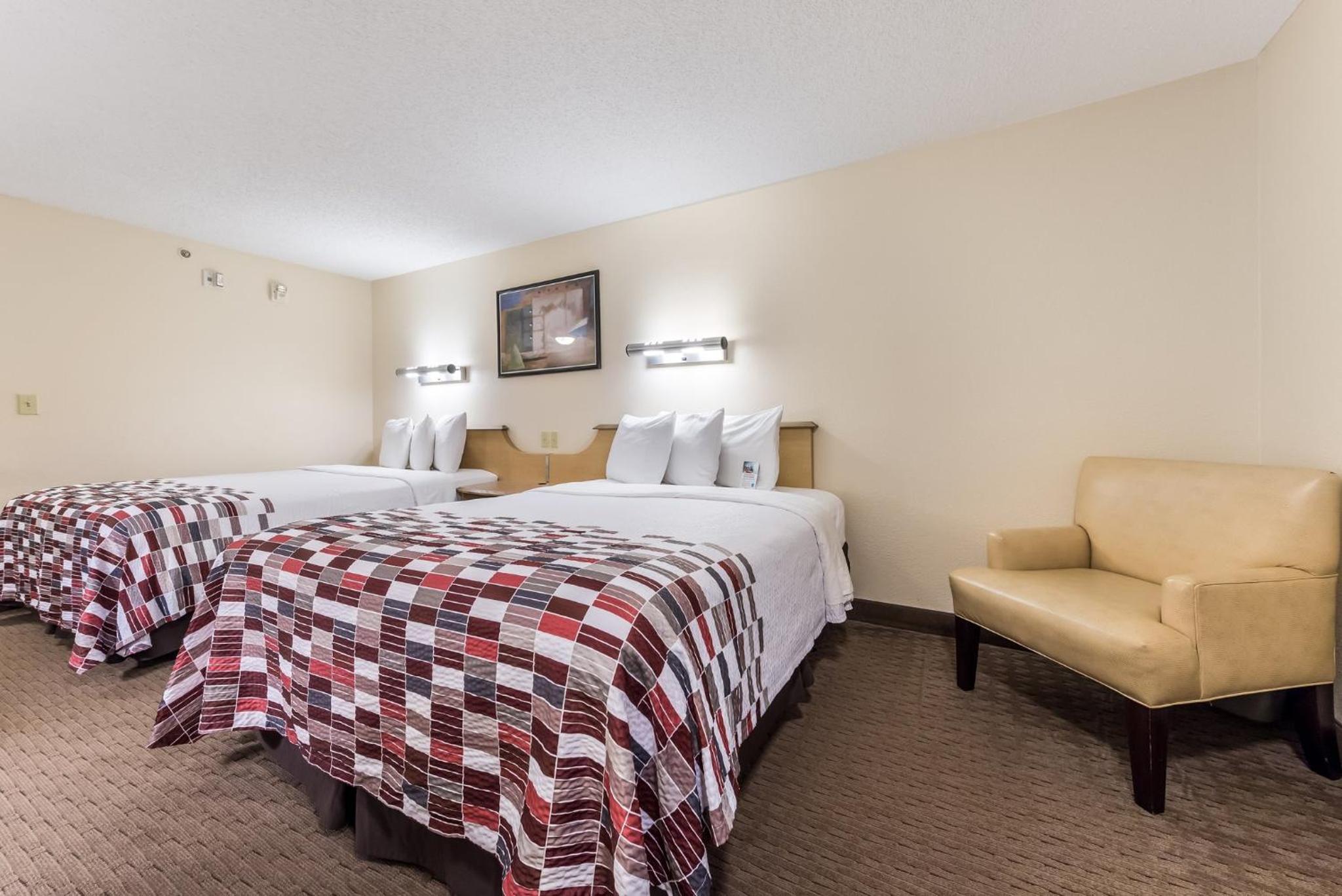 Standard Room with Two Double Beds Smoke Free - Photo 3