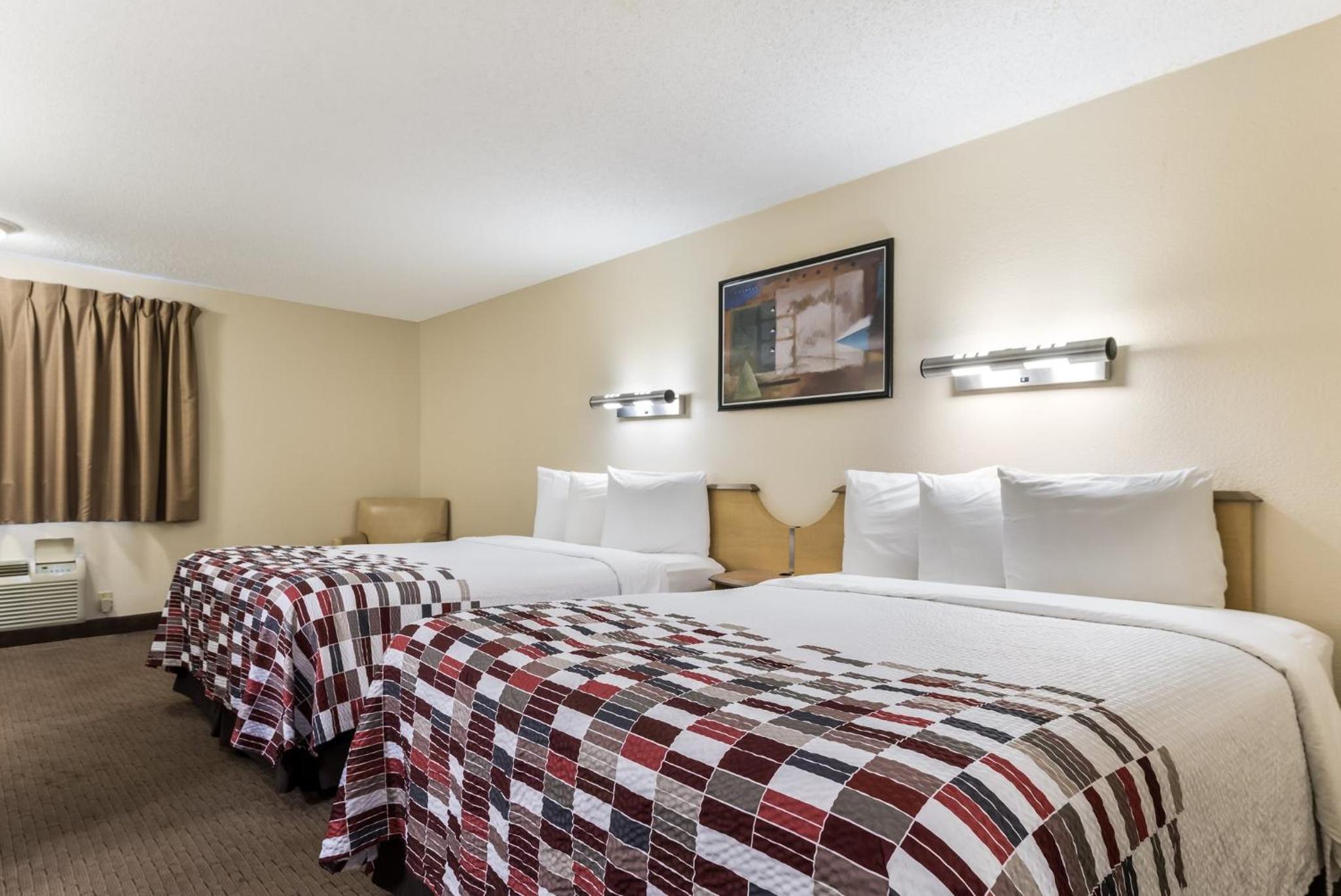 Standard Room with Two Double Beds Smoke Free - Photo 2