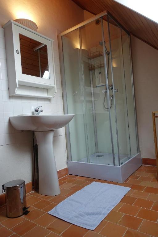 Deluxe Room (2 Adults + 1 Child) photo 2
