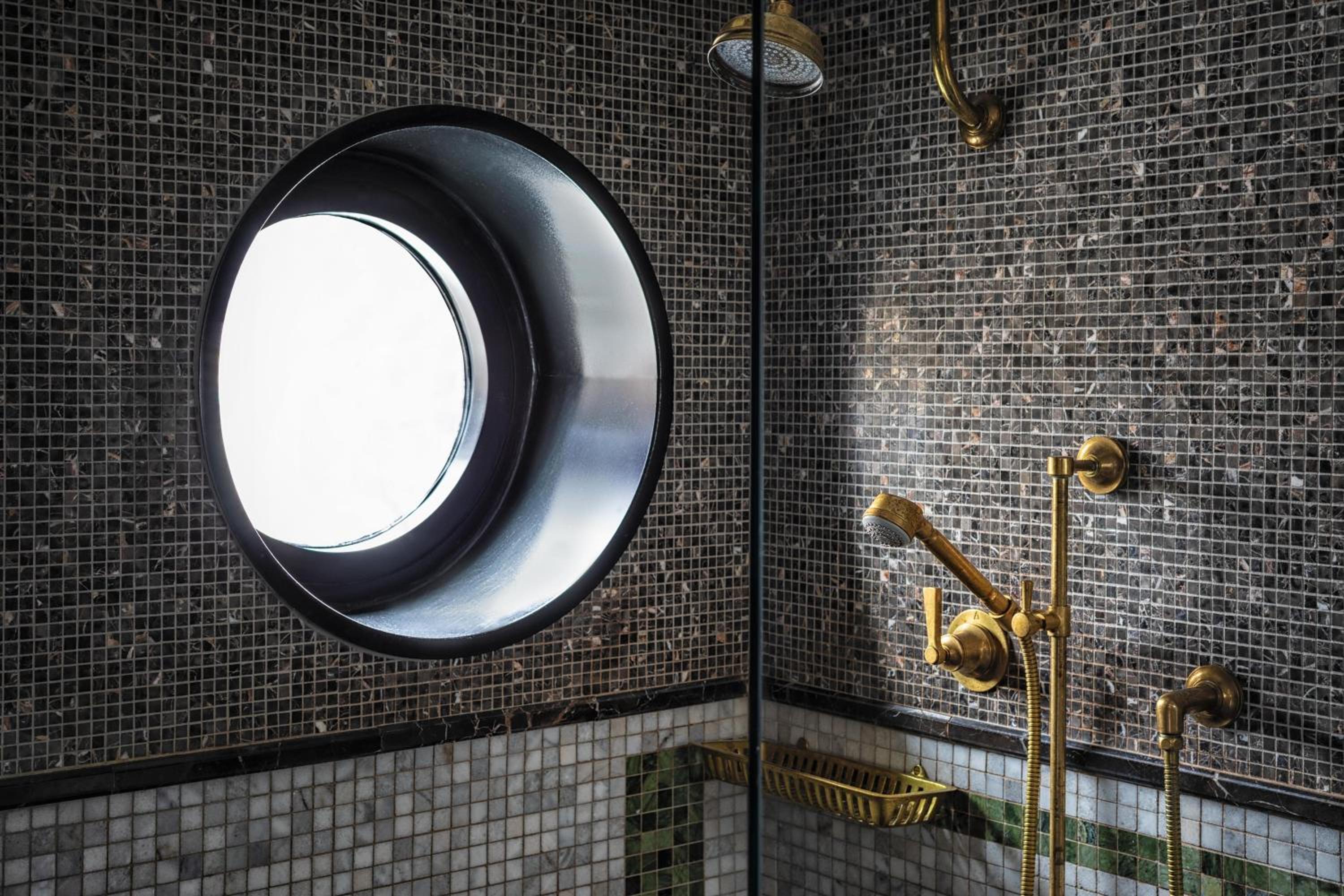 One-Bedroom Park Suite with King Bed and Sofa Bed thumbnail 5