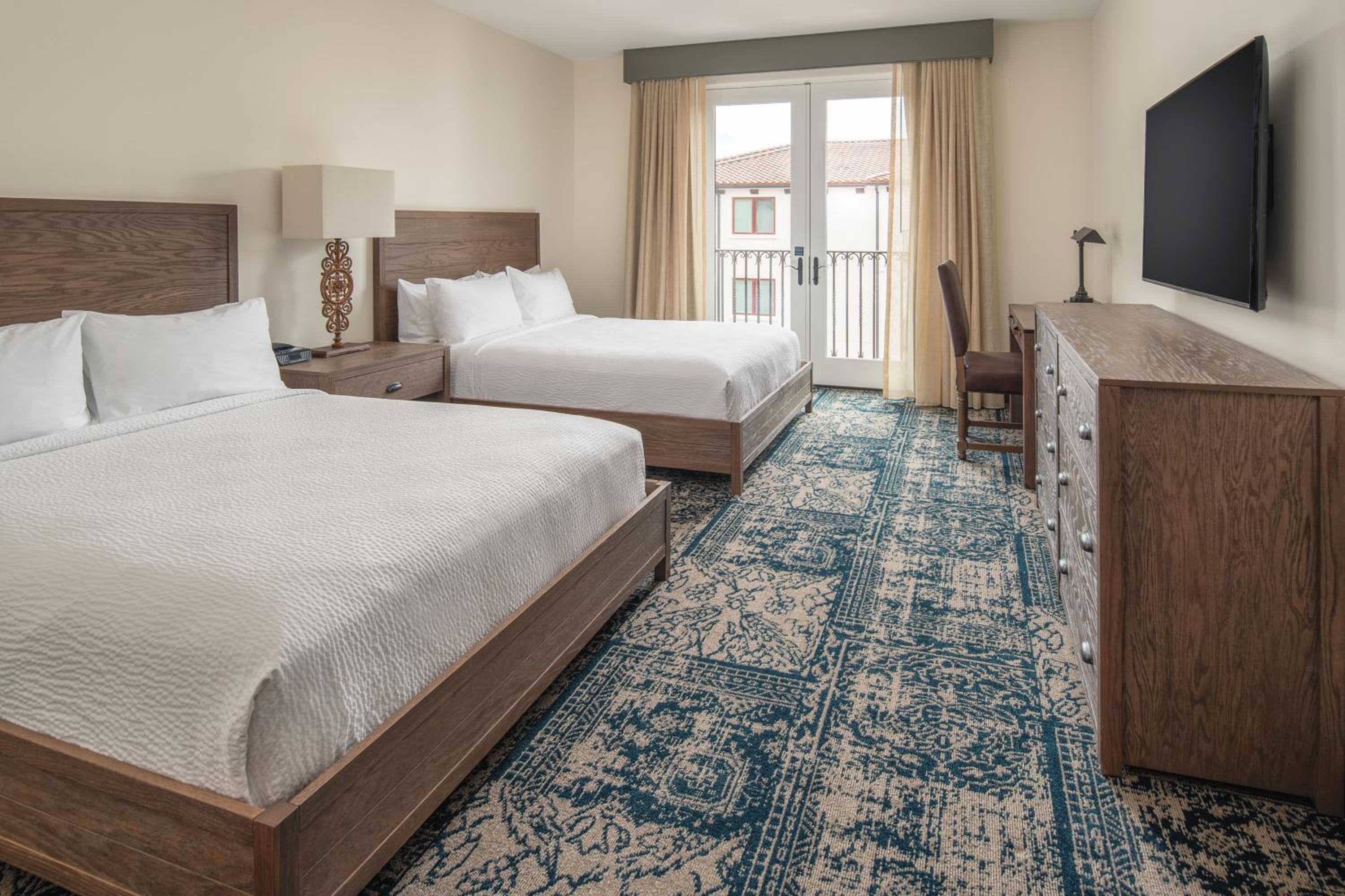 Guest room, 2 Queen at Four Points by Sheraton Santa Cruz Scotts Valley in Scotts Valley