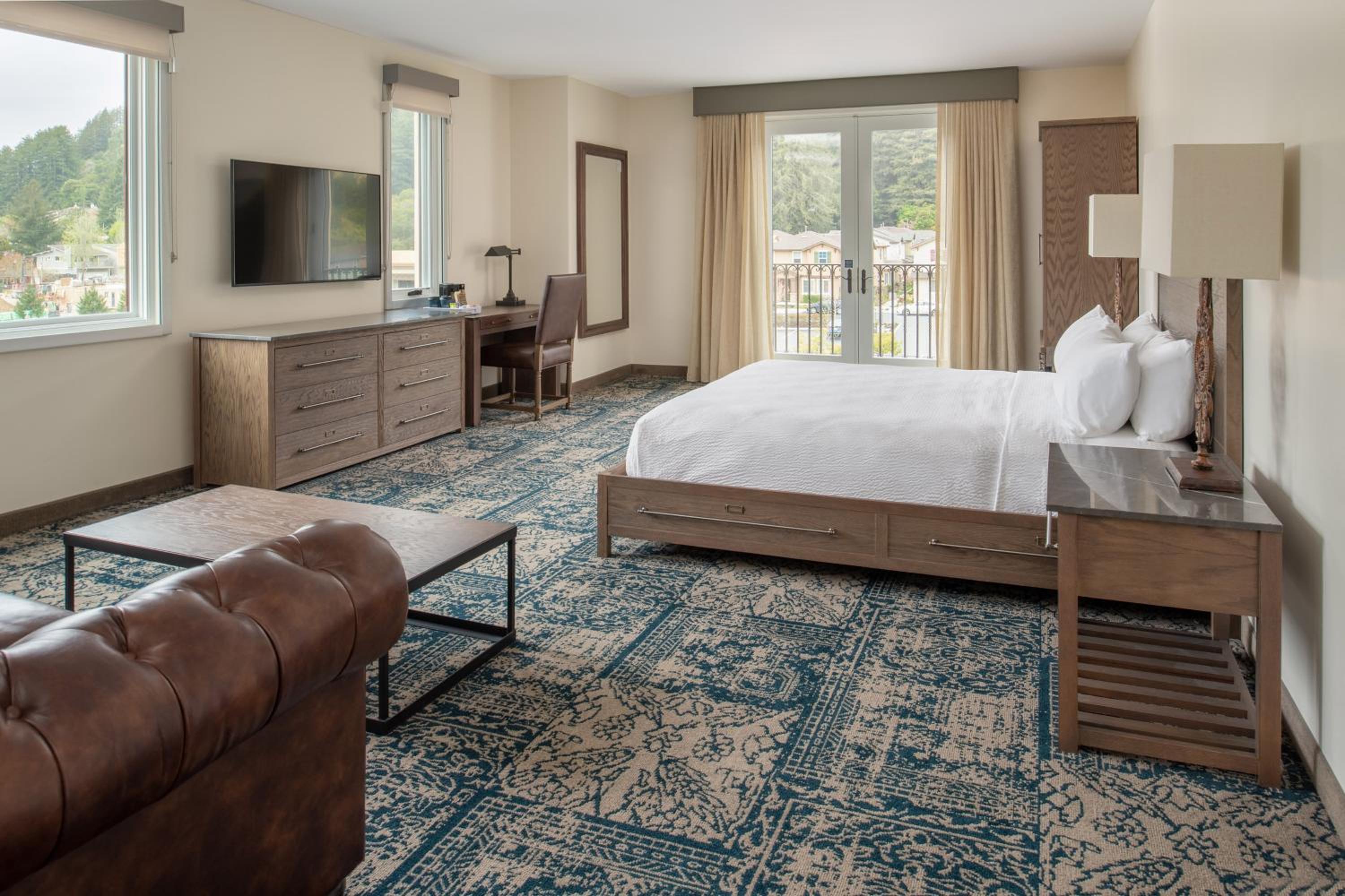 Suite, 1 King at Four Points by Sheraton Santa Cruz Scotts Valley in Scotts Valley