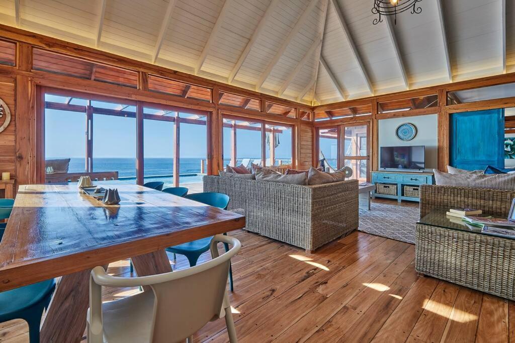 Villa photo 1