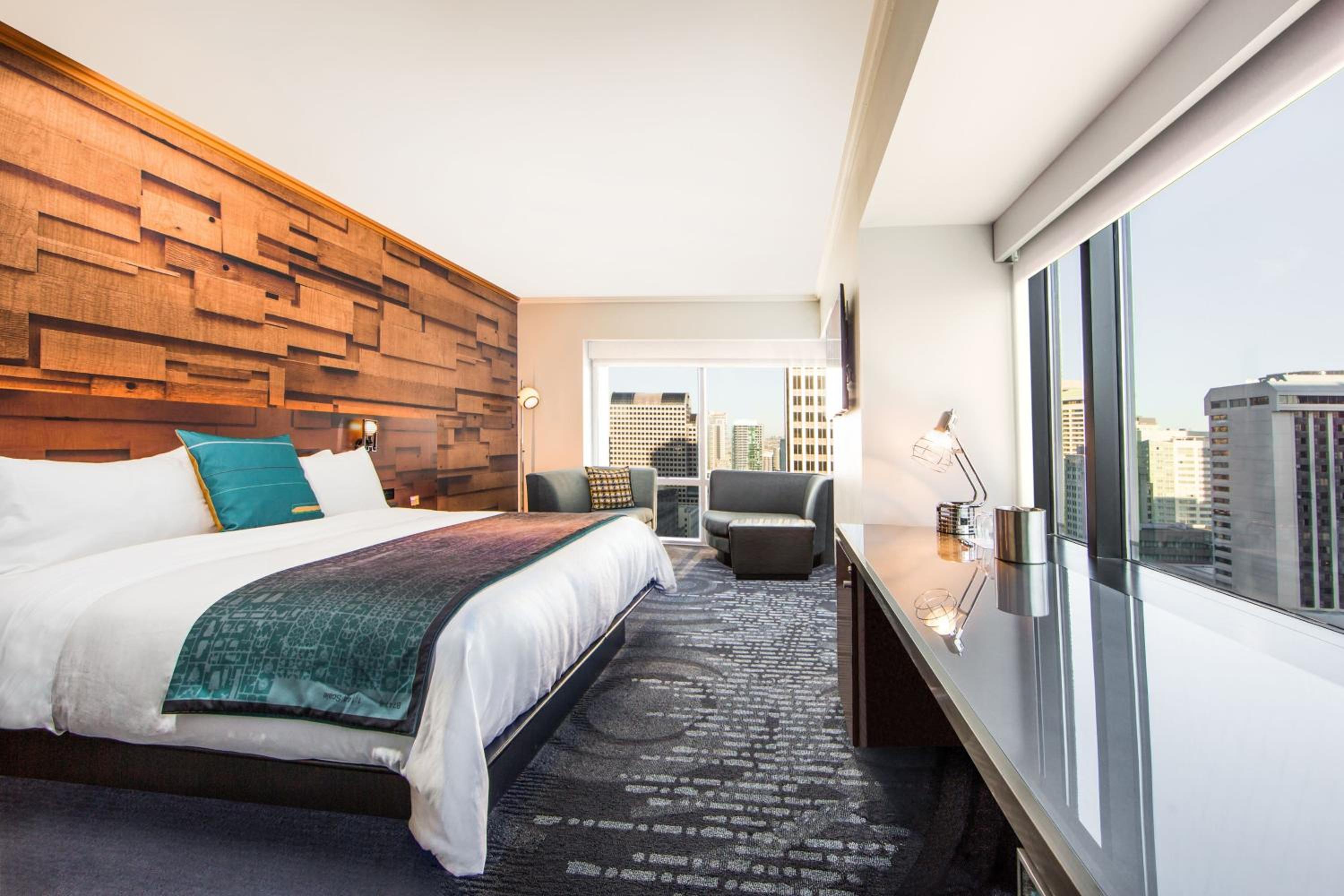 Studio Suite, 1 King, Corner room - Photo 1