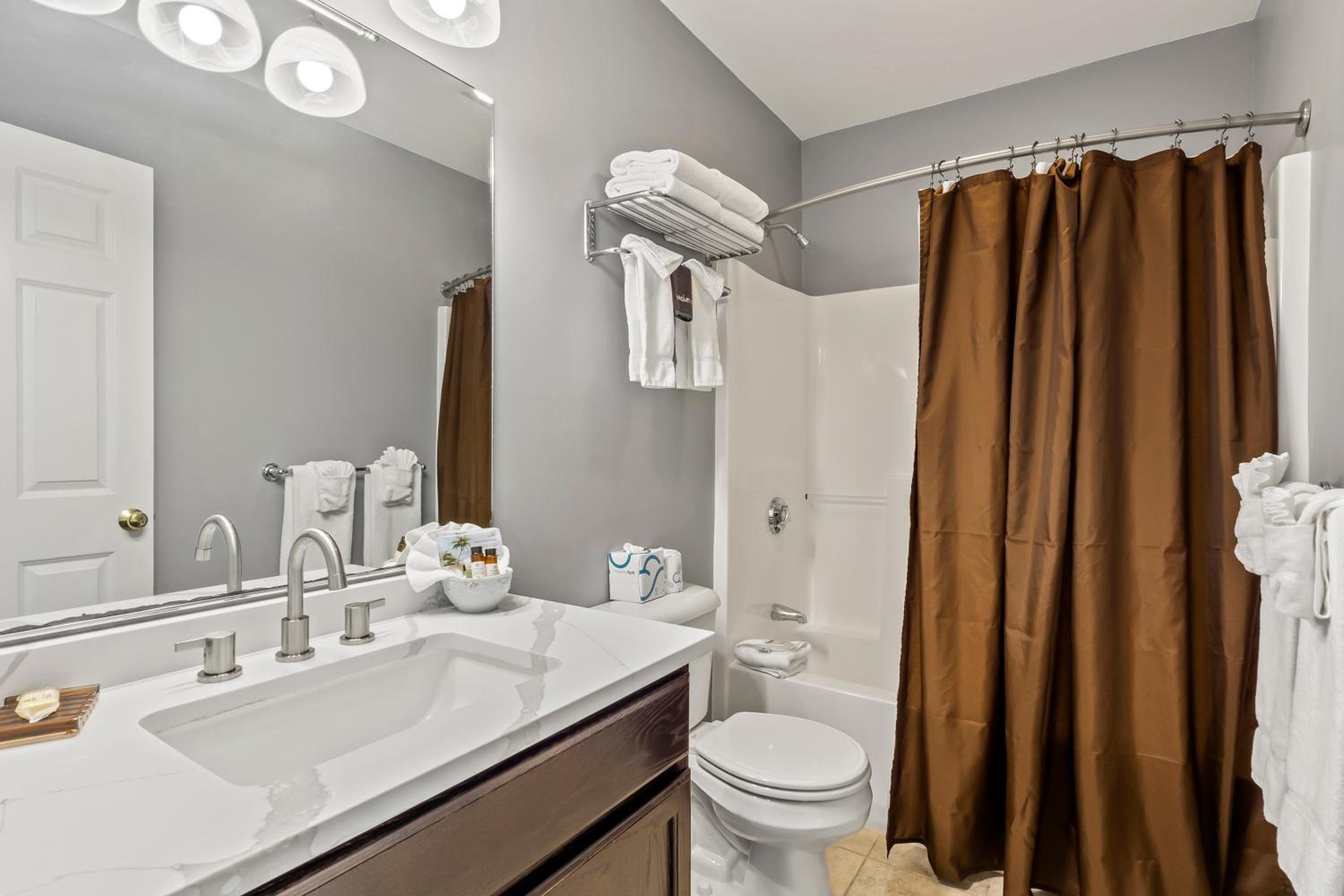 One-Bedroom Suite with Stairs photo 3