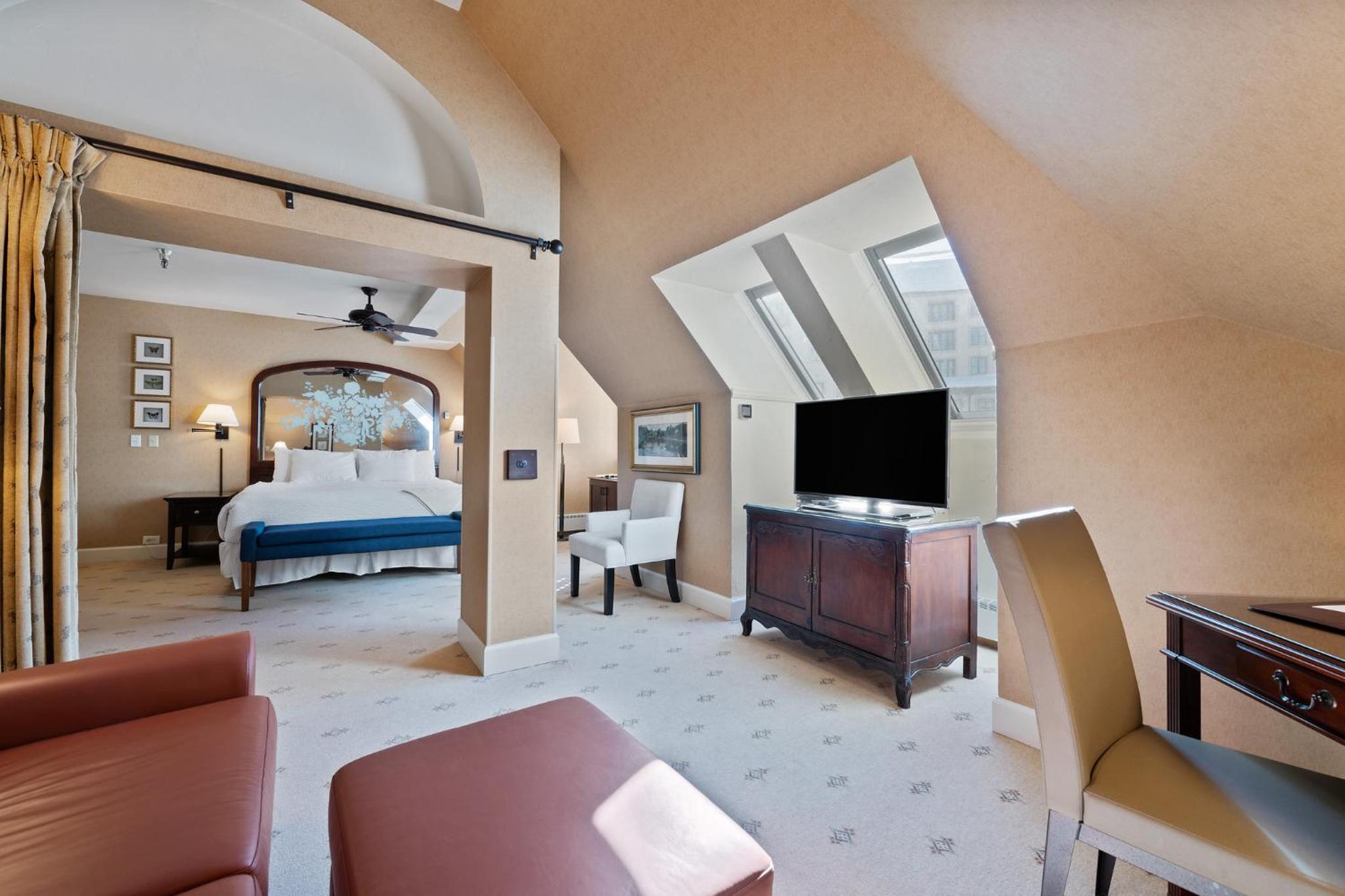Deluxe Junior Suite photo 1
