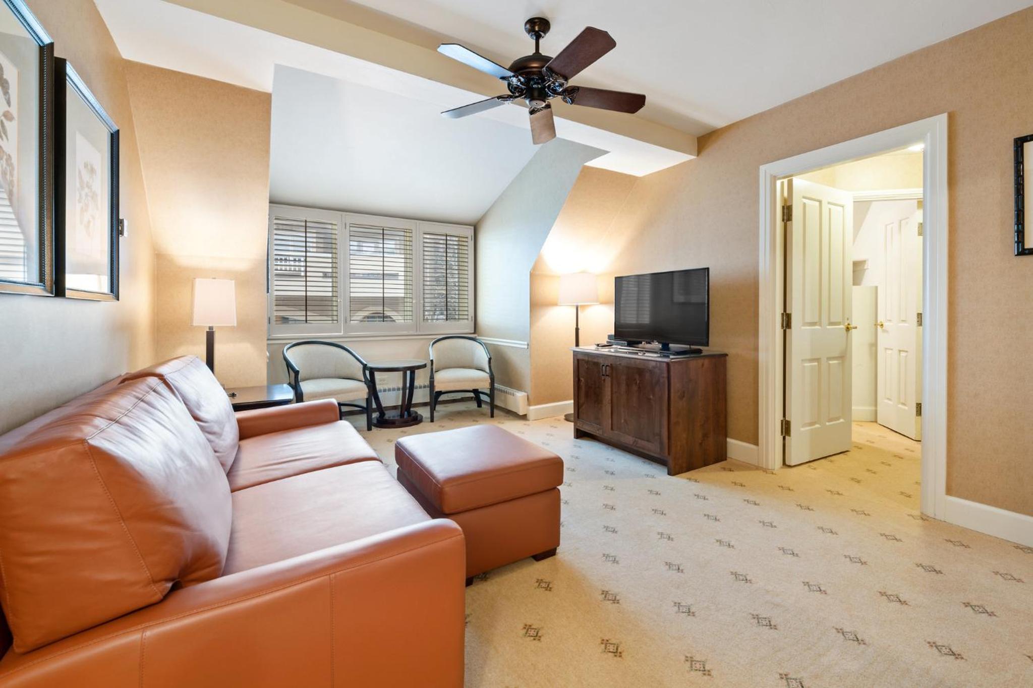 One-Bedroom Suite photo 2
