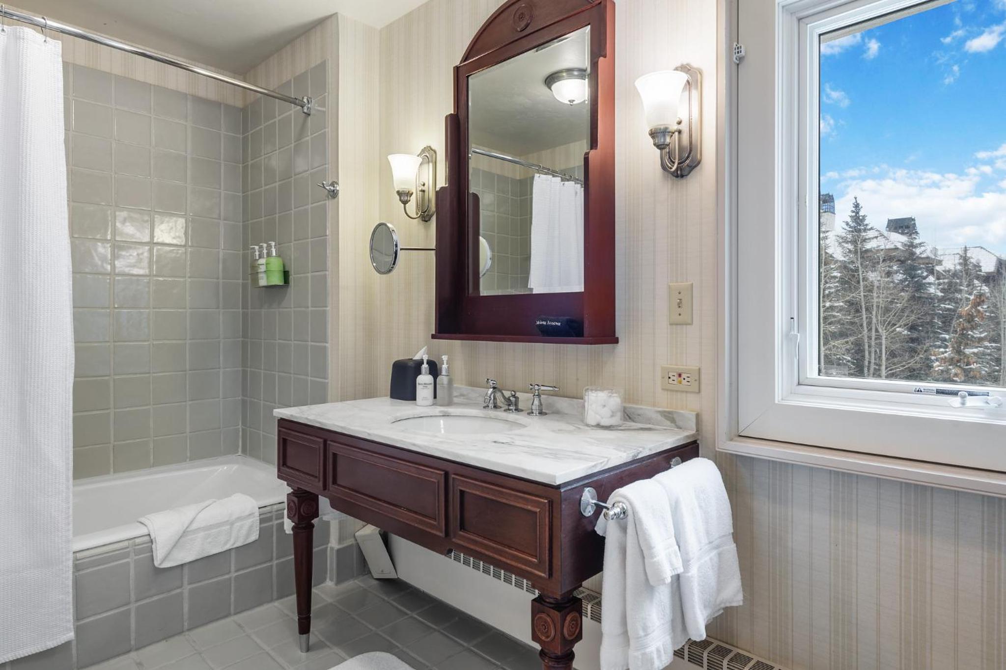 Two-Bedroom Suite photo 2