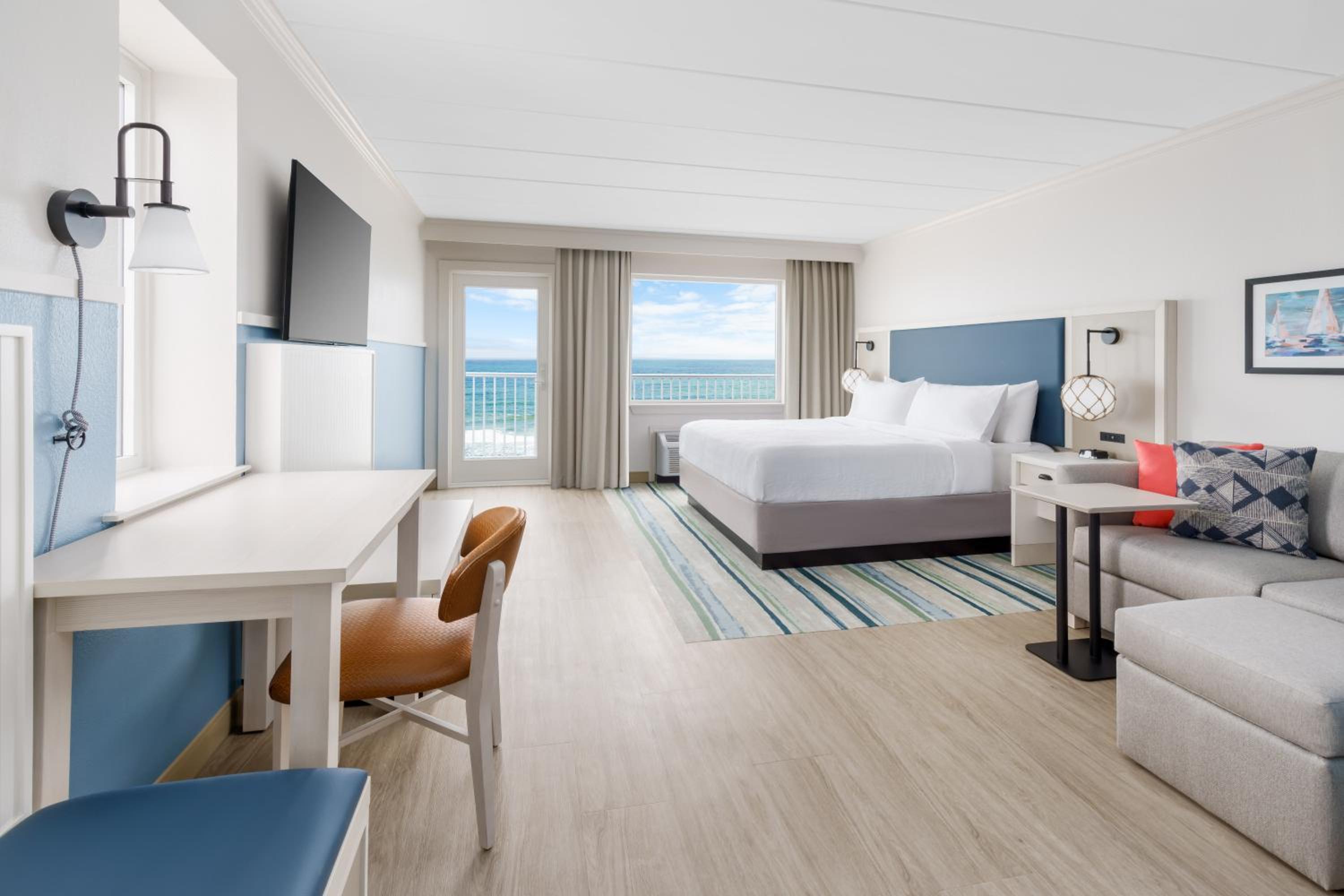 Corner King Room - Oceanfront