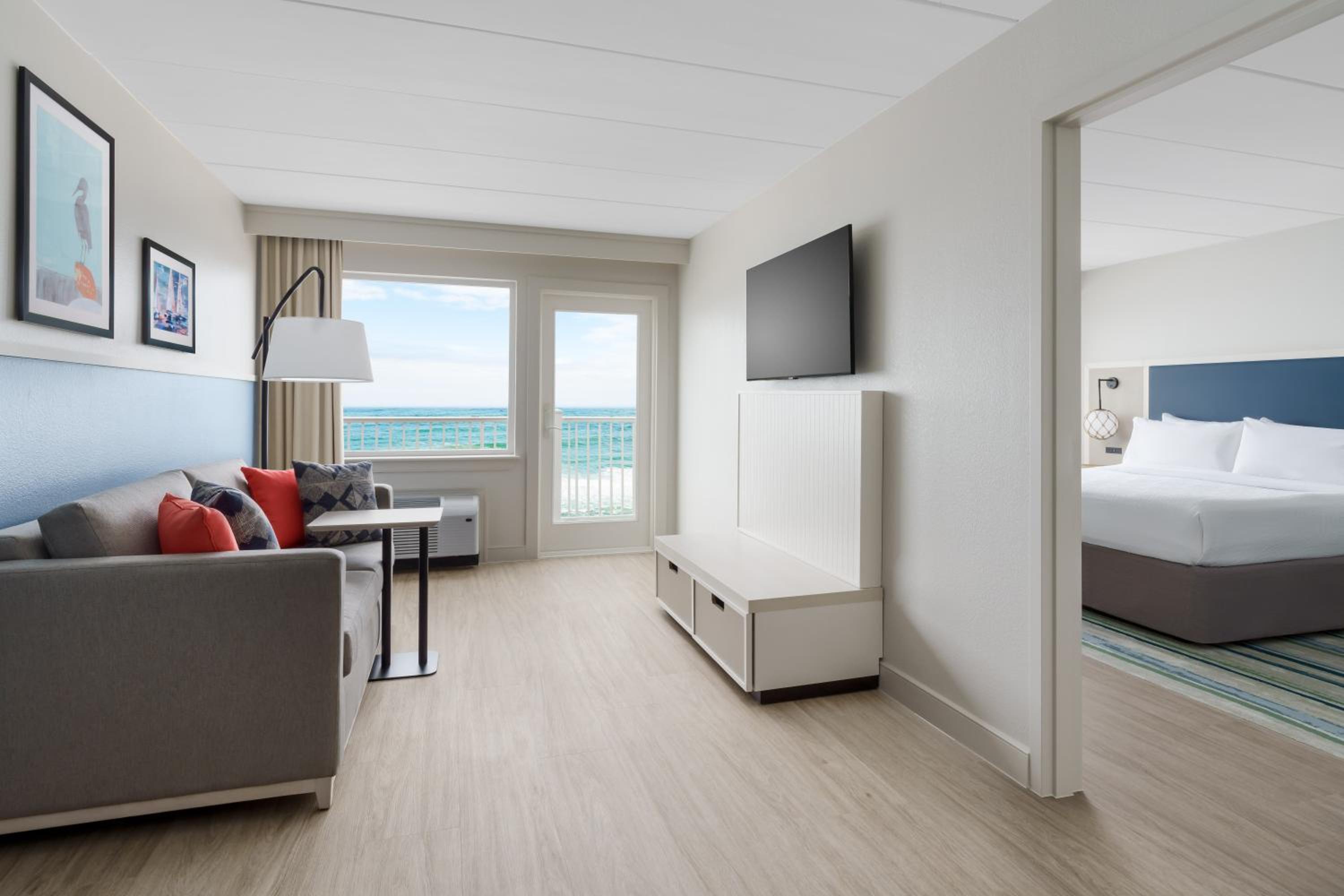 One-Bedroom King Suite with Sofa Bed - Oceanfront