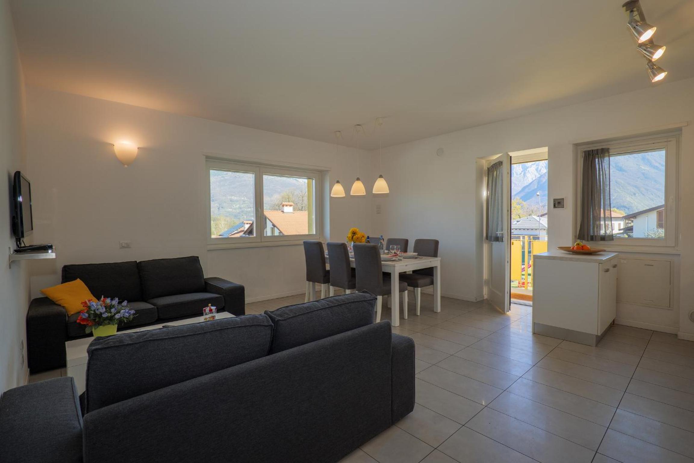Three-Bedroom Apartment with Terrace photo 1