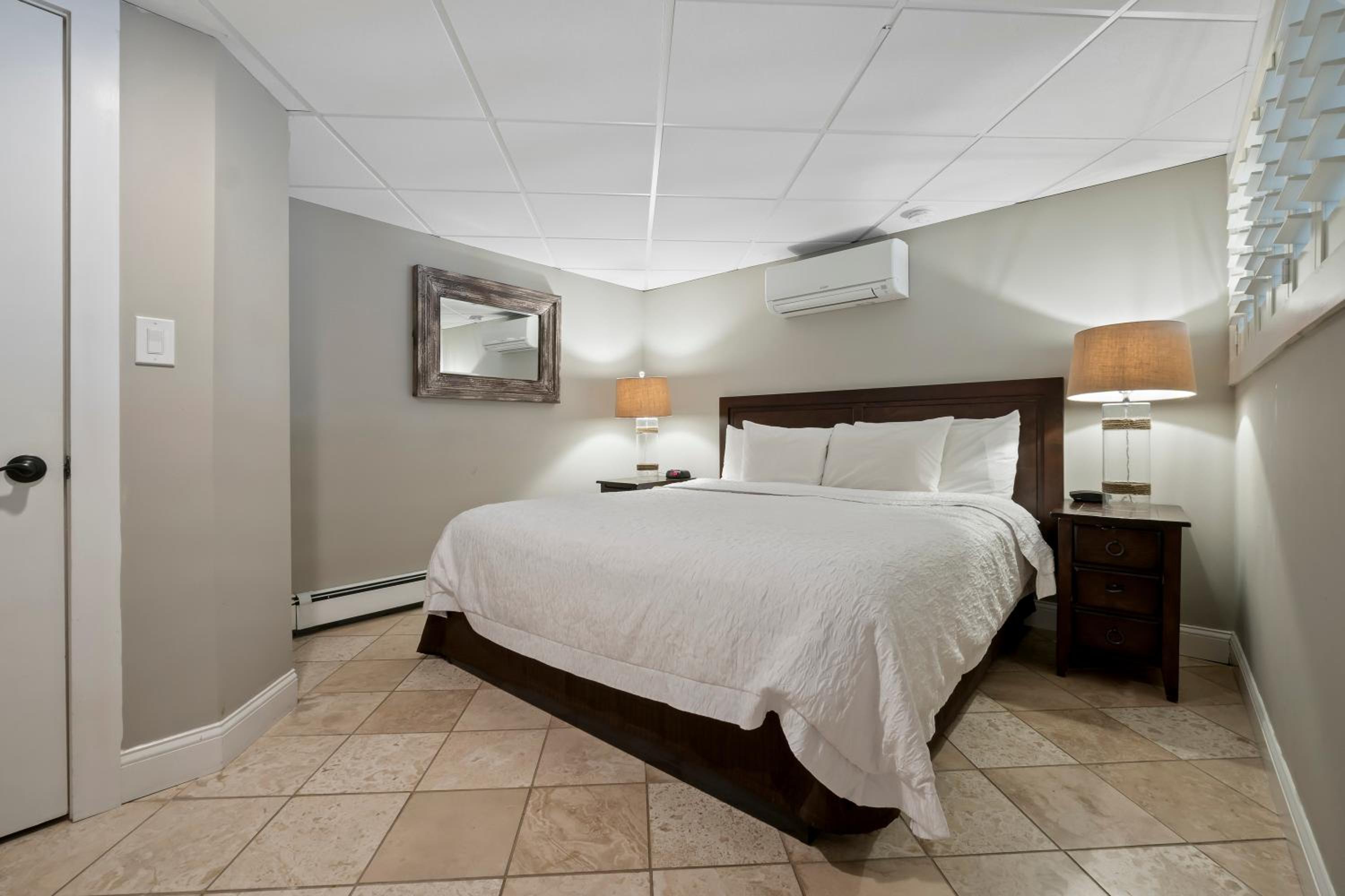 Queen Suite with Stairs photo 1