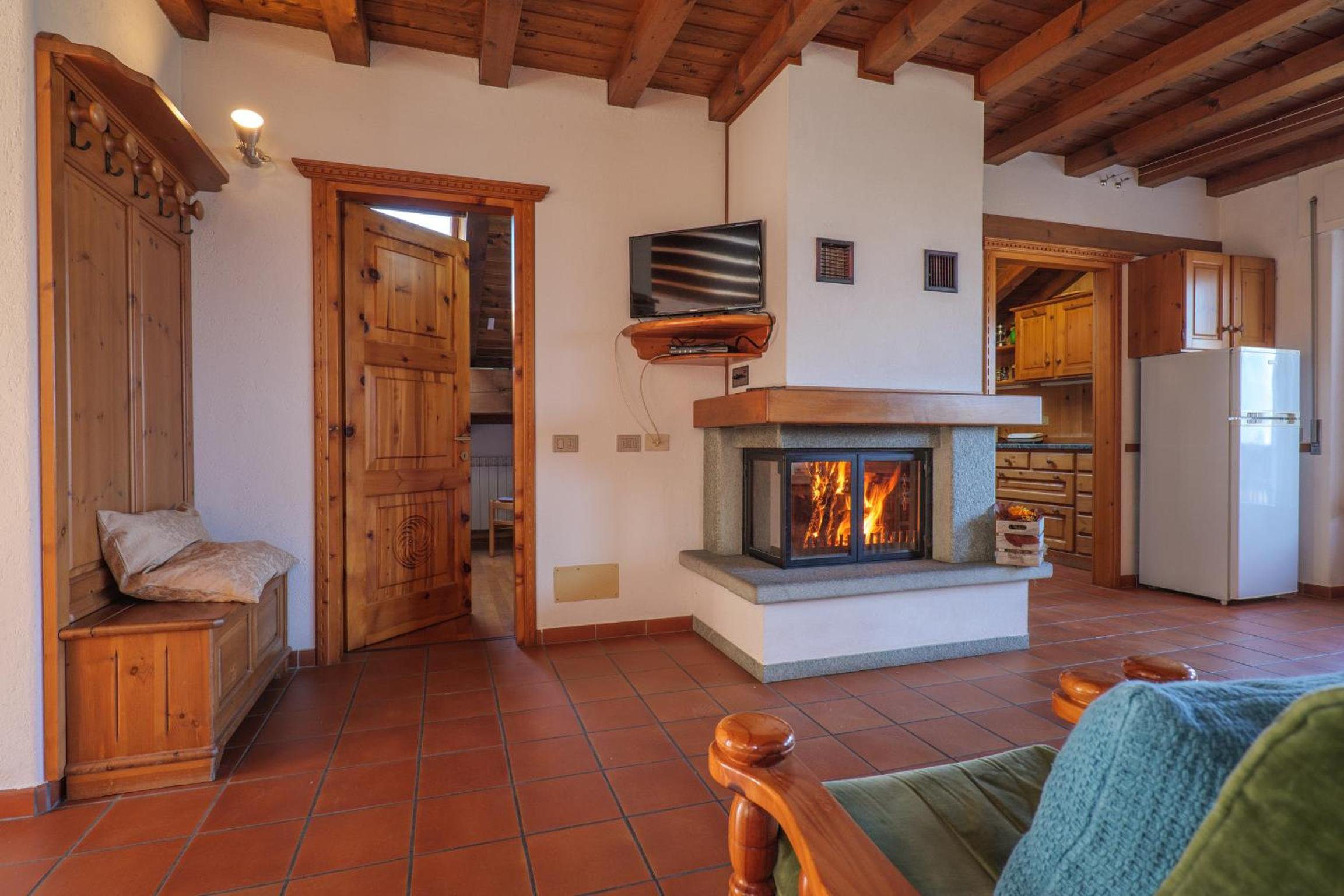Three-Bedroom Apartment with Balcony