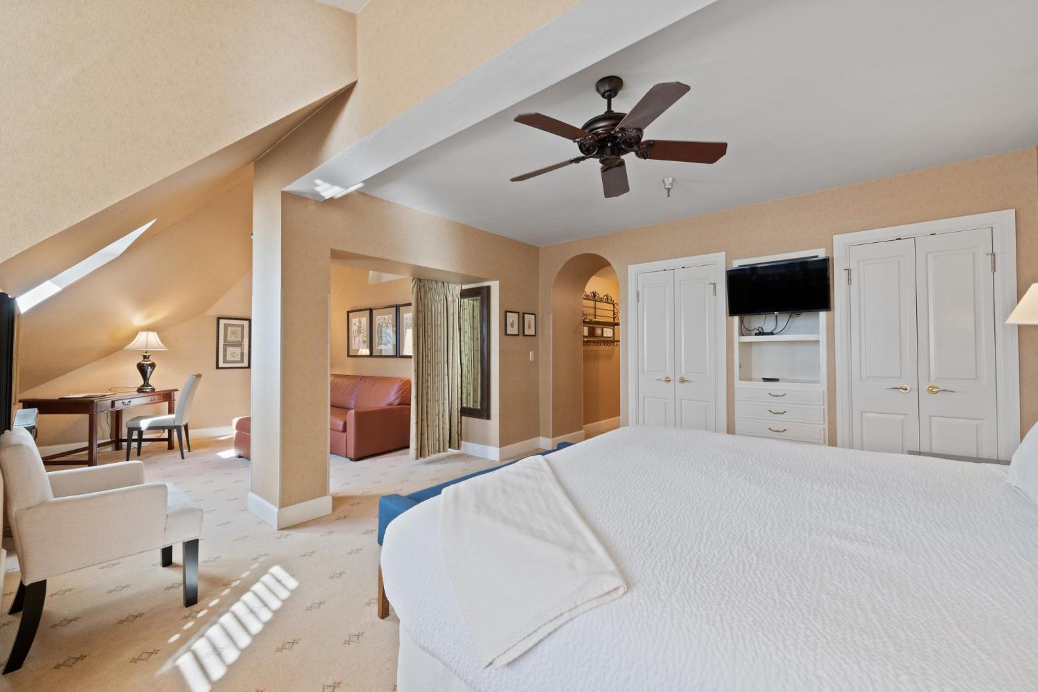 Deluxe Junior Suite photo 2