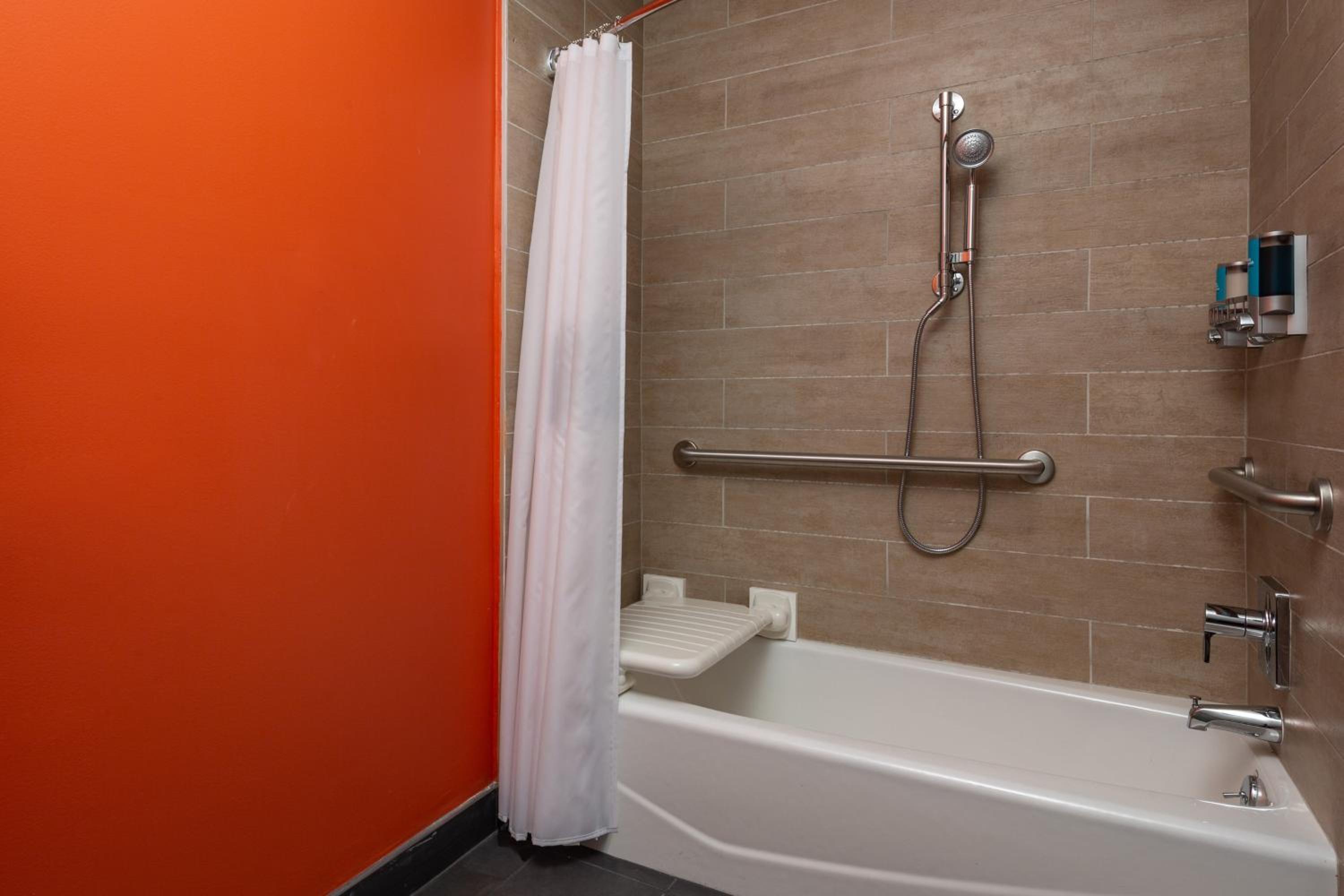 Queen Room with Two Queen Beds - Hearing Accessible photo 2