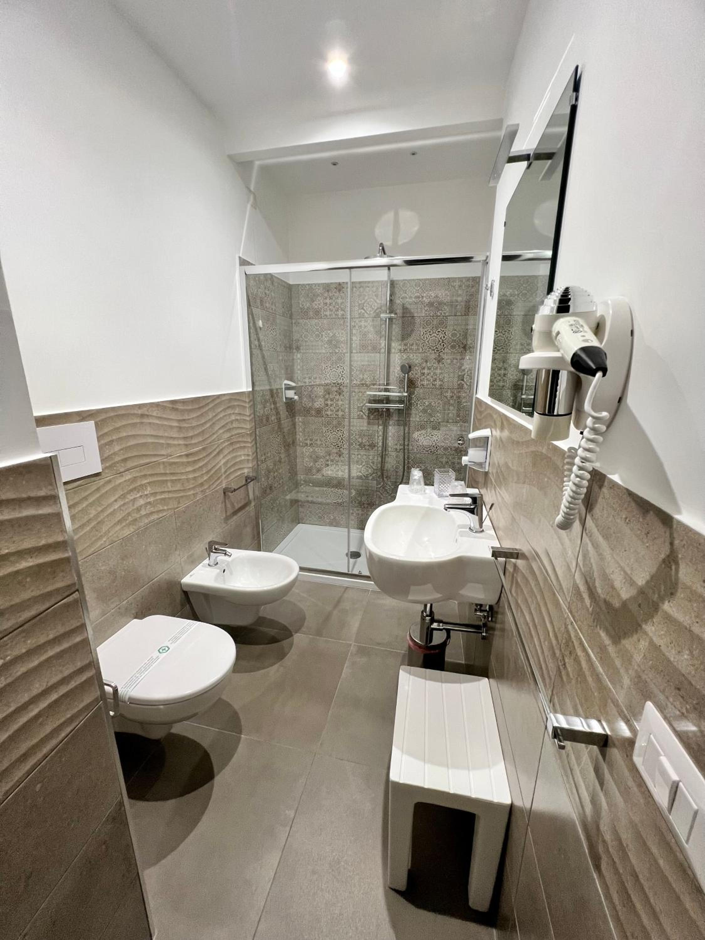 Deluxe Double Room with Balcony photo 3
