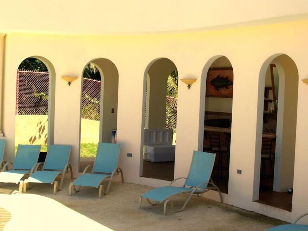 Villa photo 2