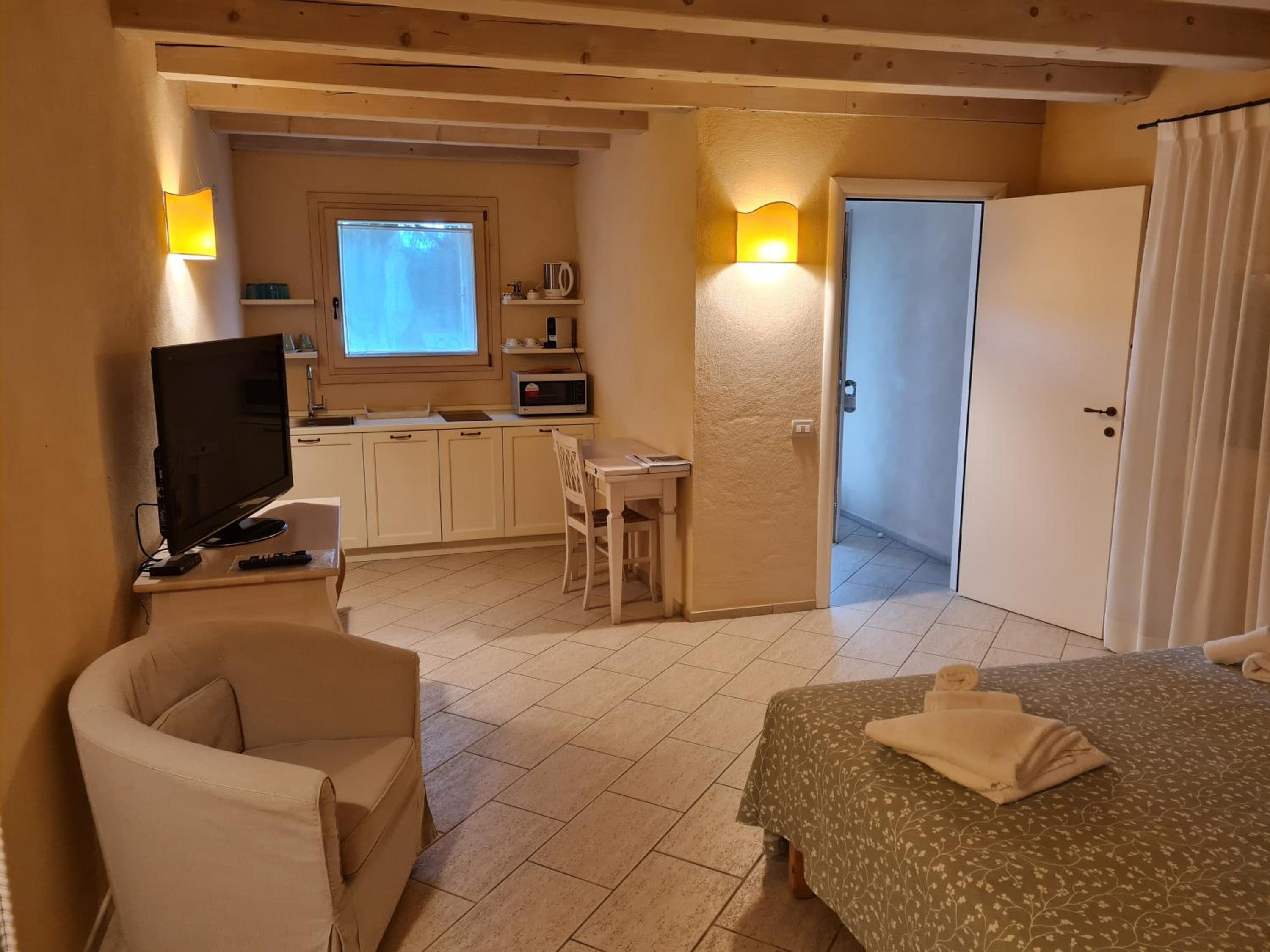 Deluxe Double Room - Photo 5