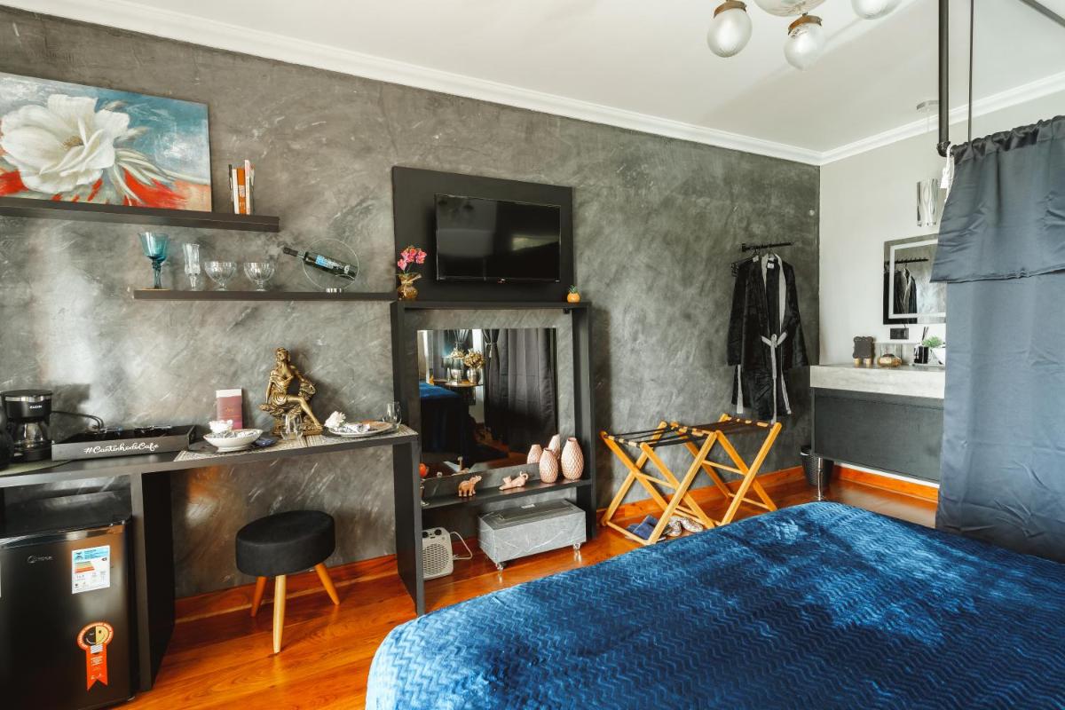 Suite with City View - Photo 8
