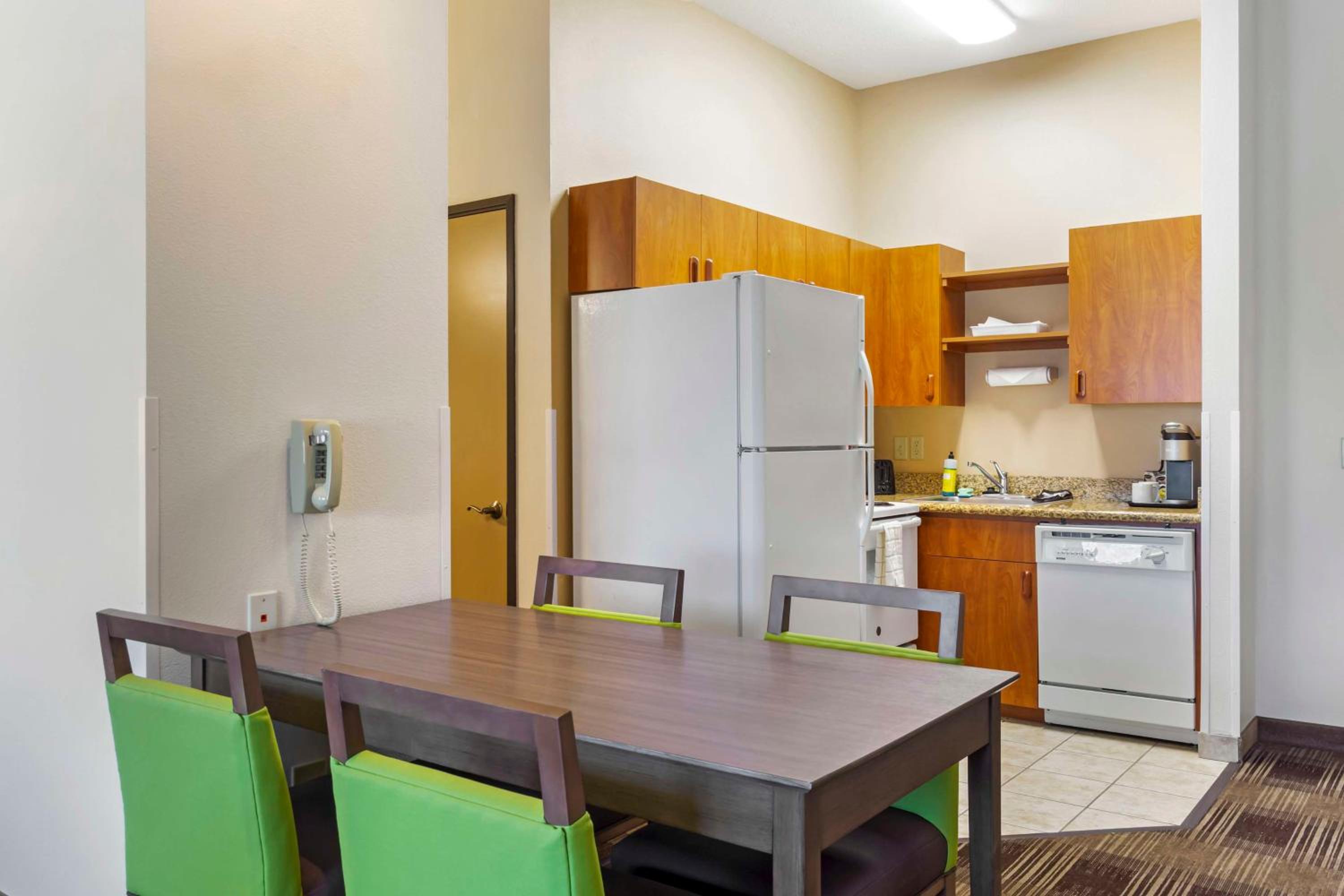 King Suite with Jetted Tub and Kitchen