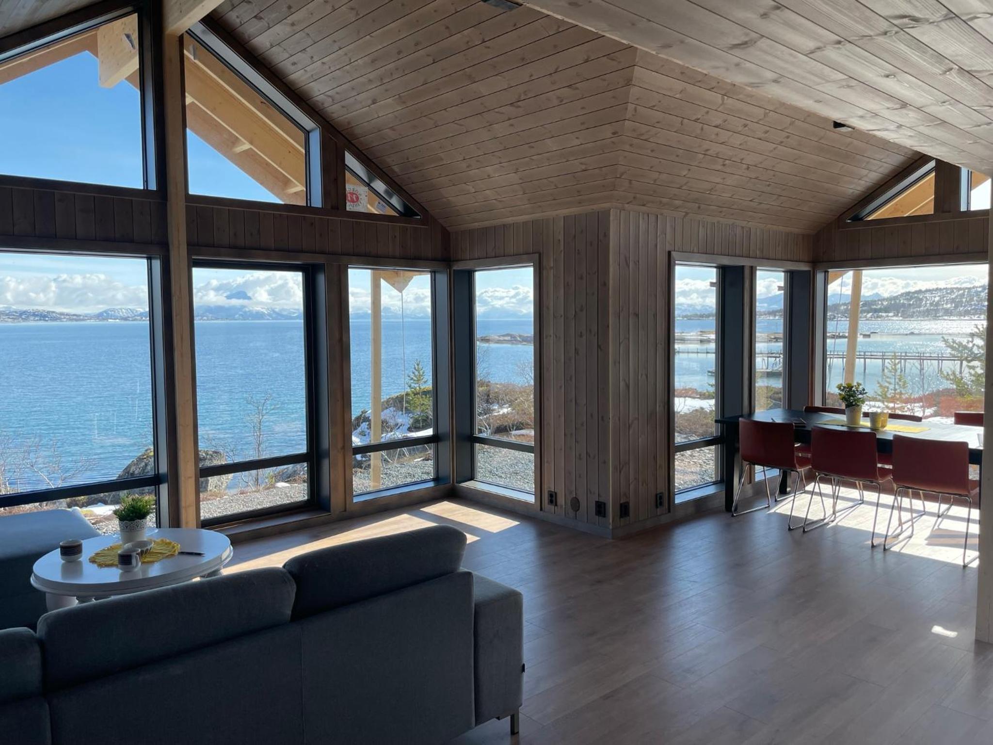 Villa photo 2