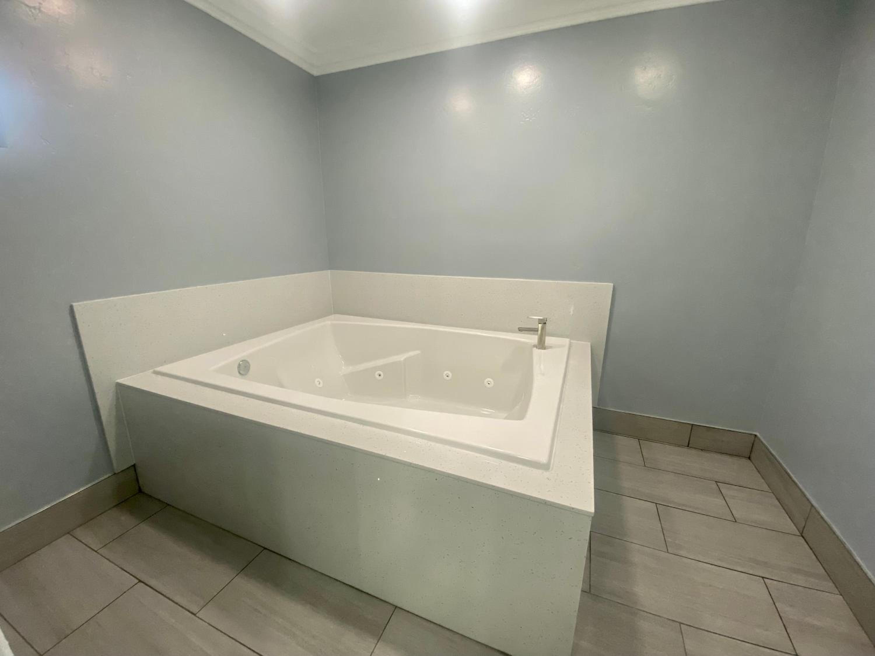 King Room with Hot Tub