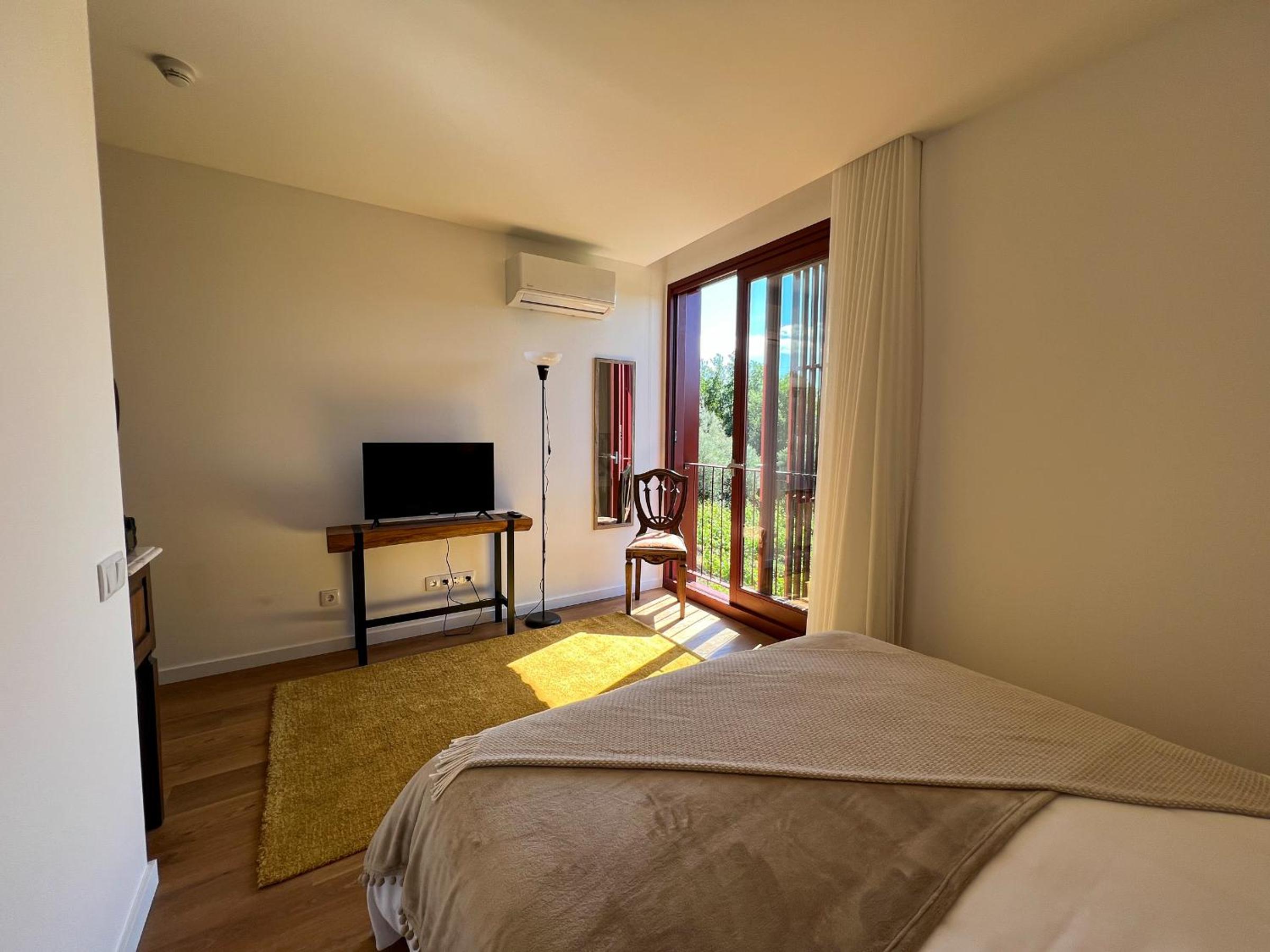 Double Room with Garden View - Photo 9