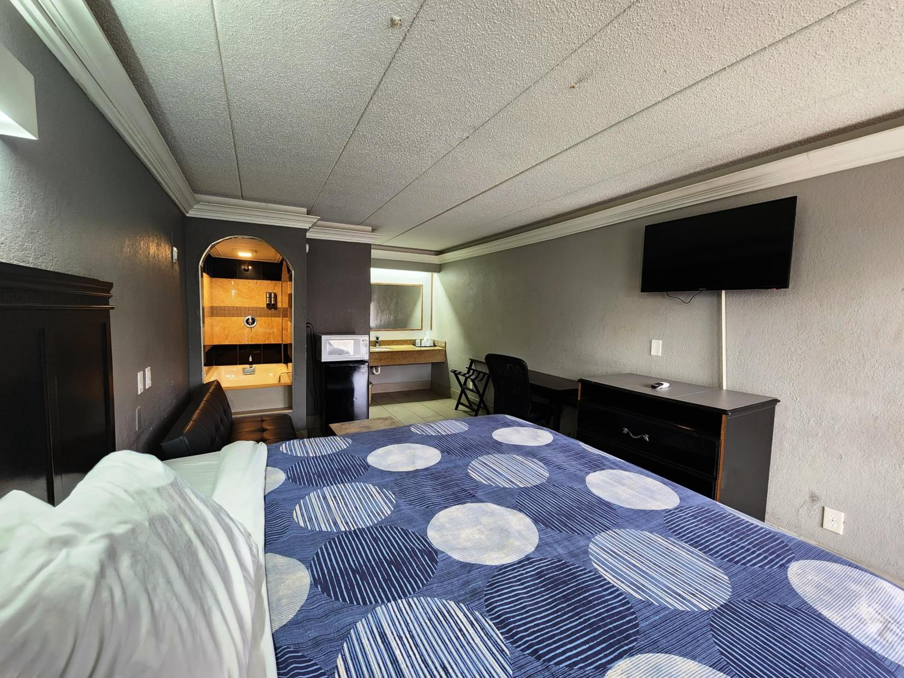 King Suite with Spa Bath